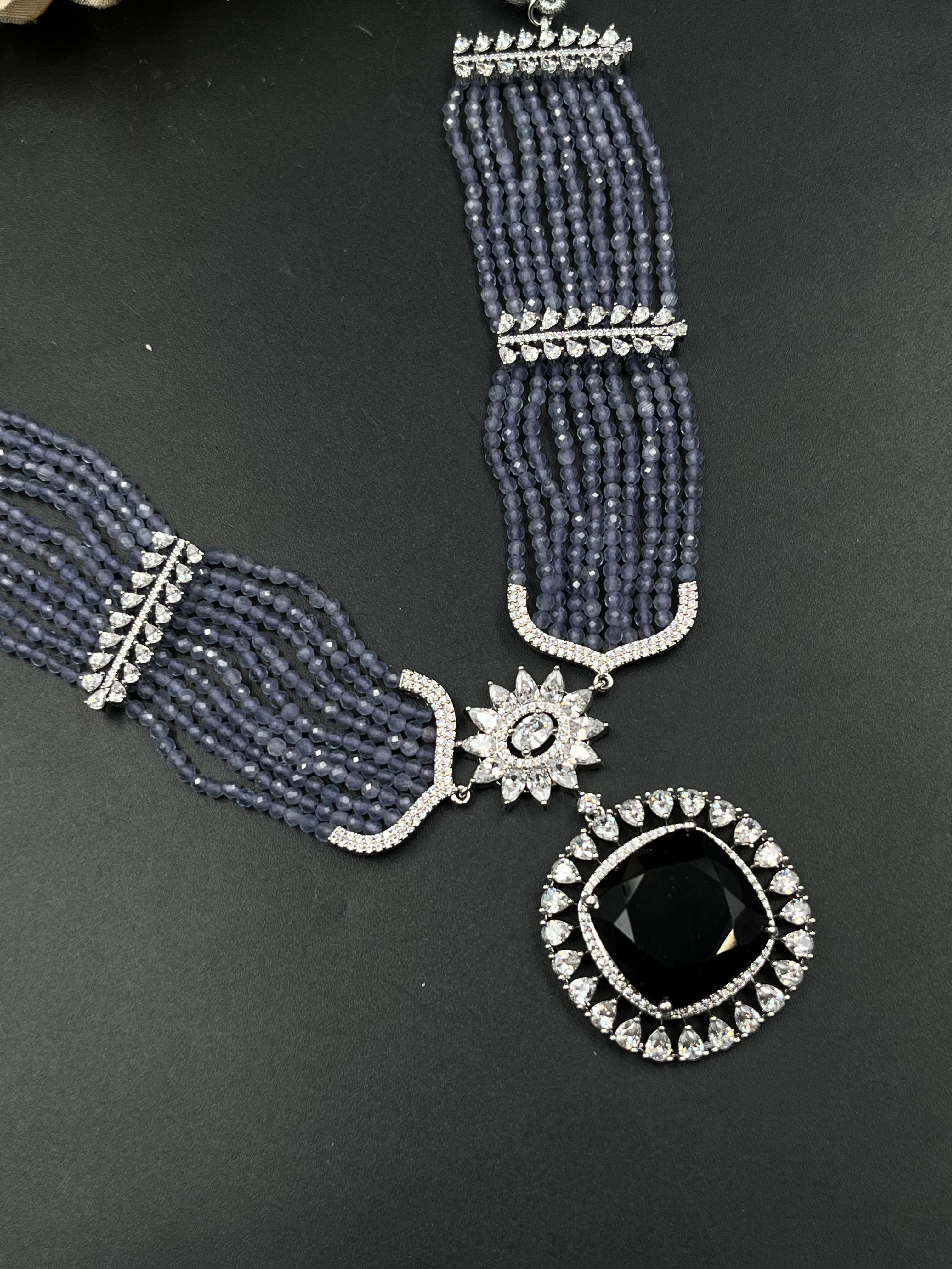 REEHA NECKLACE