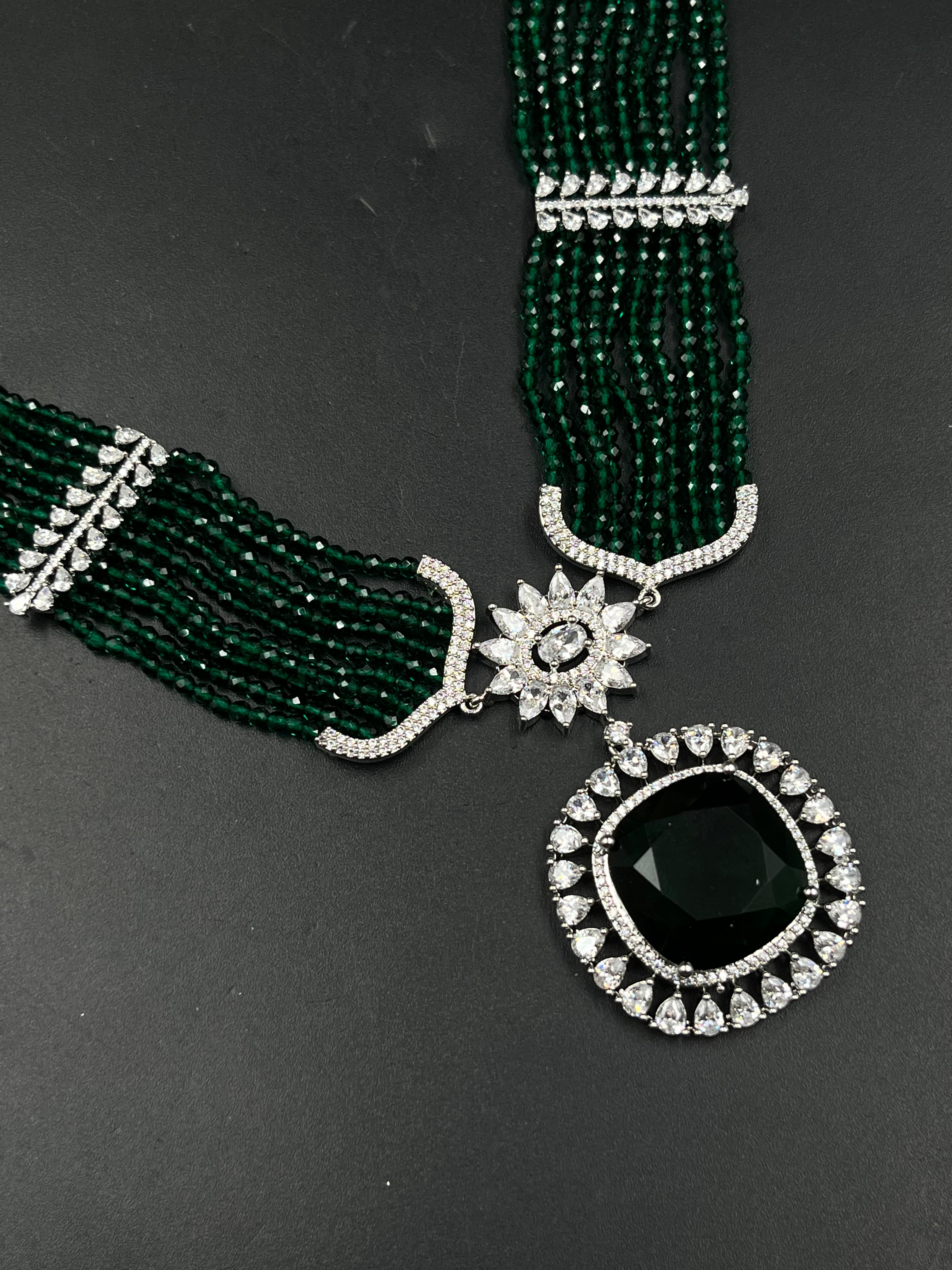 REEHA NECKLACE