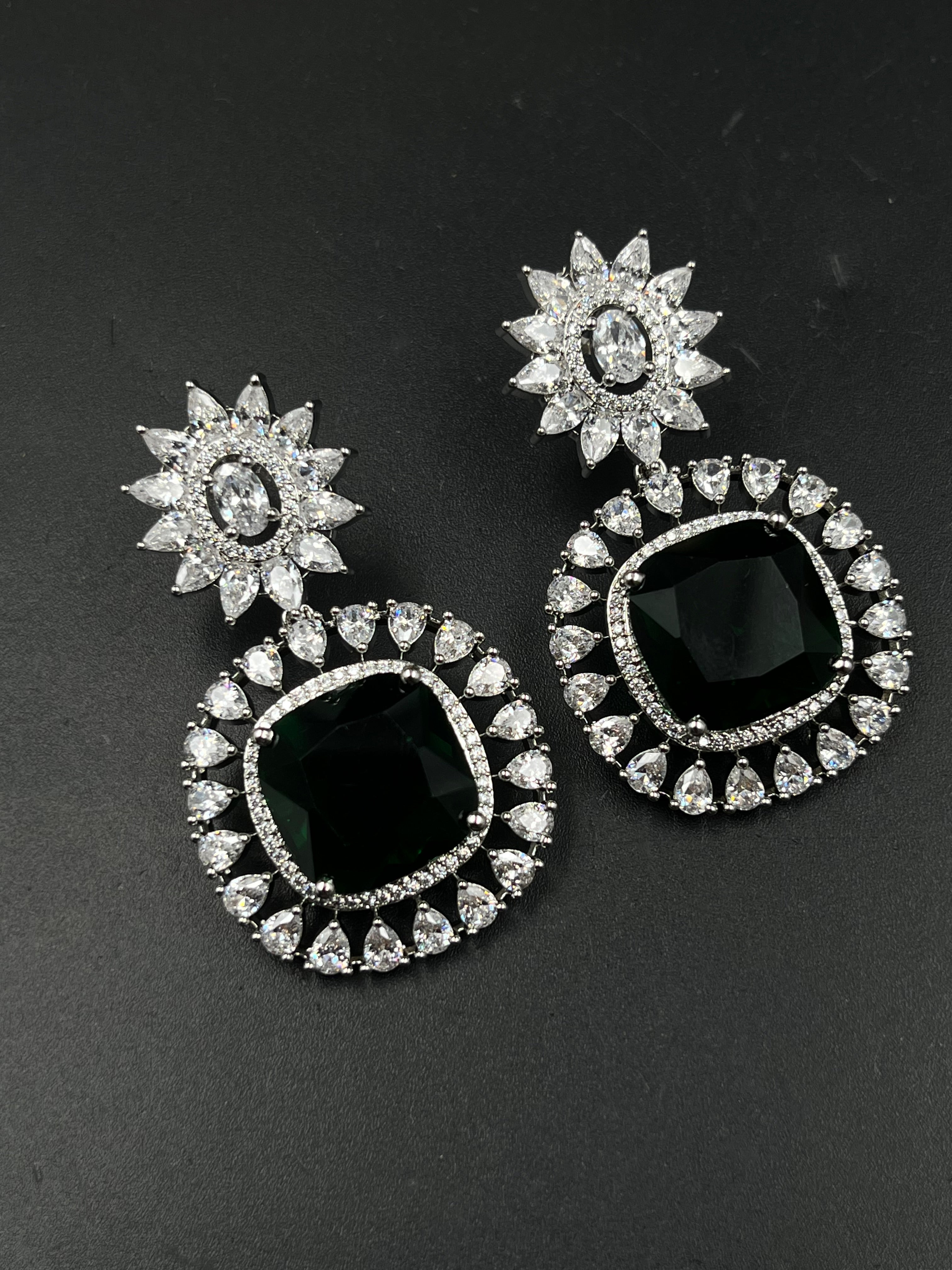 REEHA NECKLACE