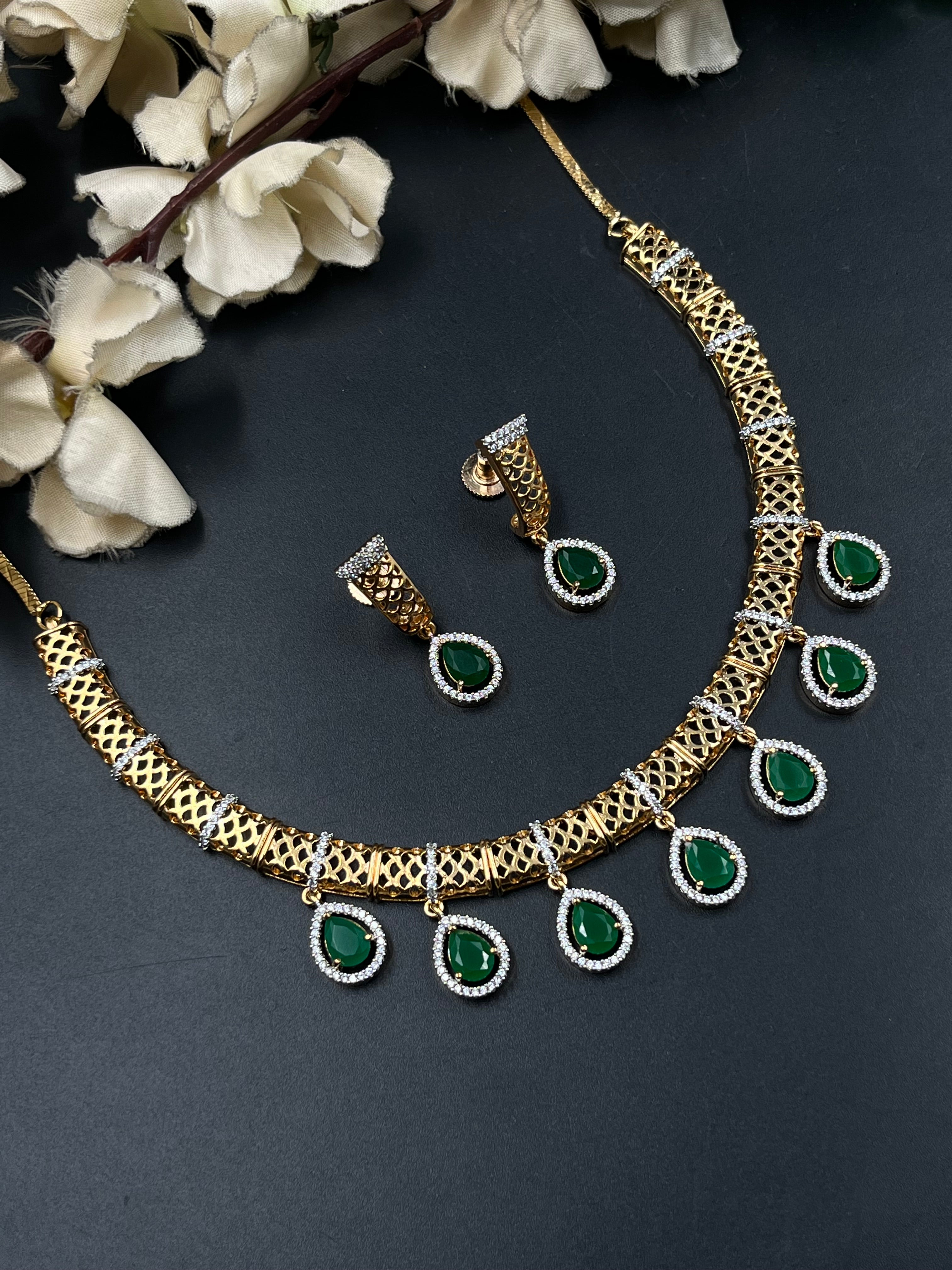 RABIA NECKLACE