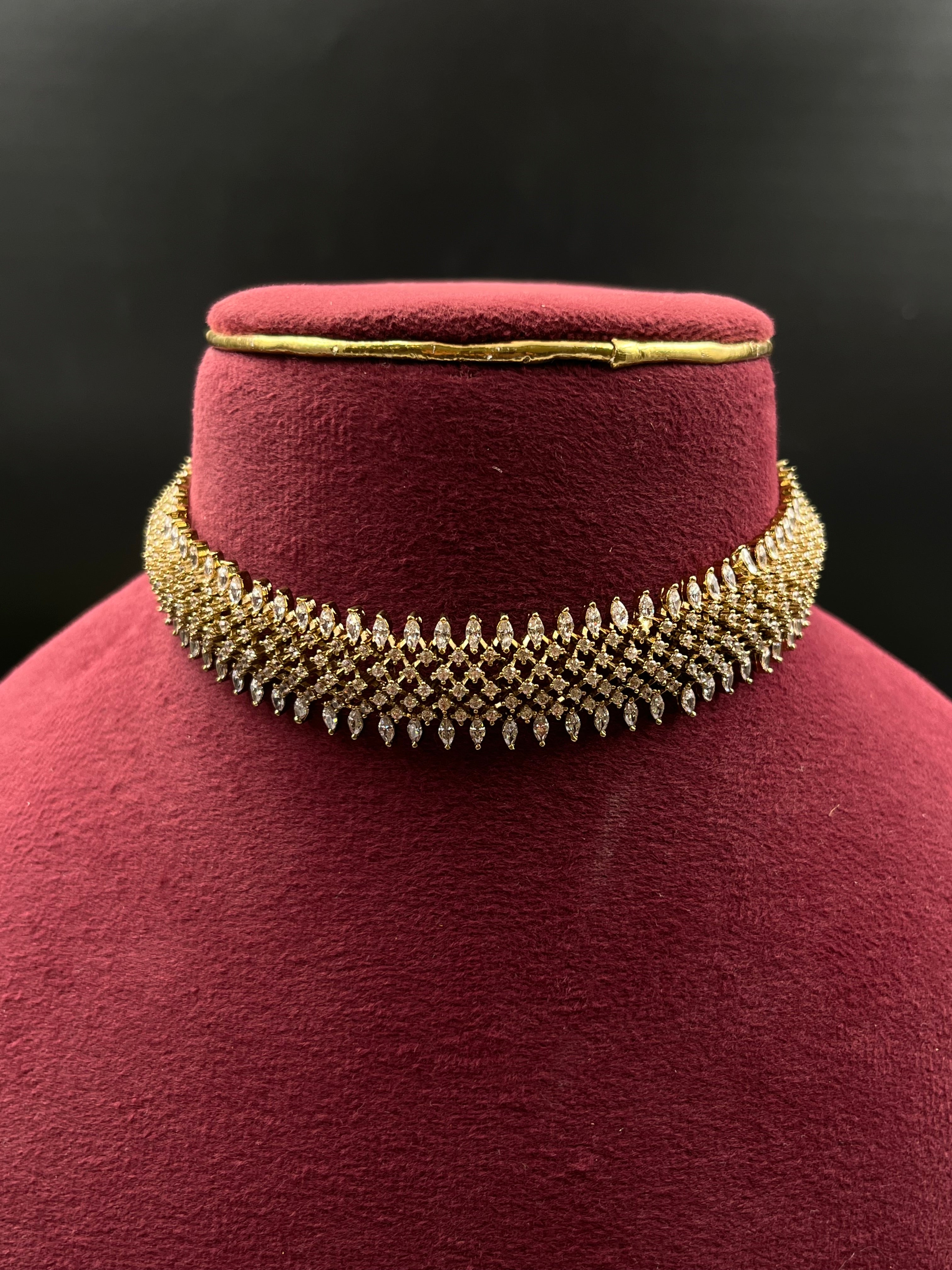 ISHIKA NECKLACE