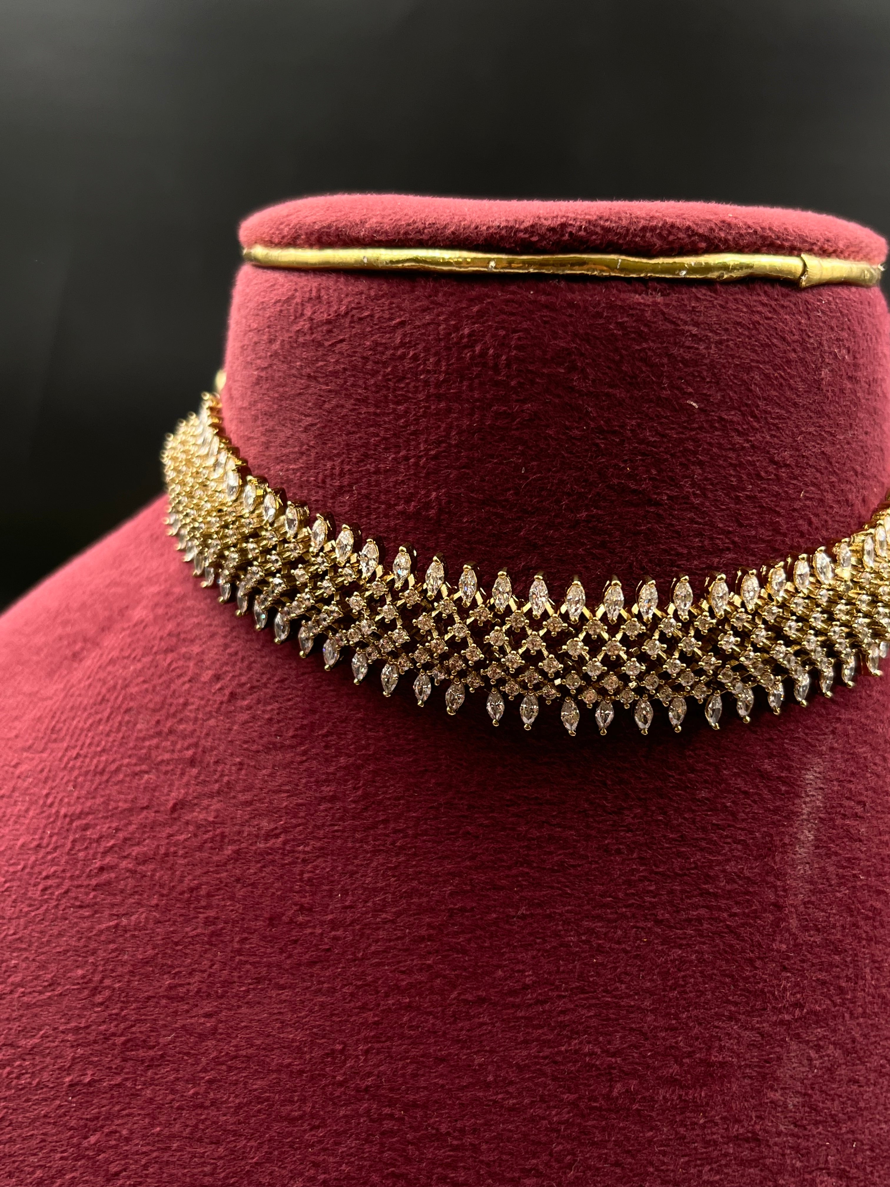 ISHIKA NECKLACE