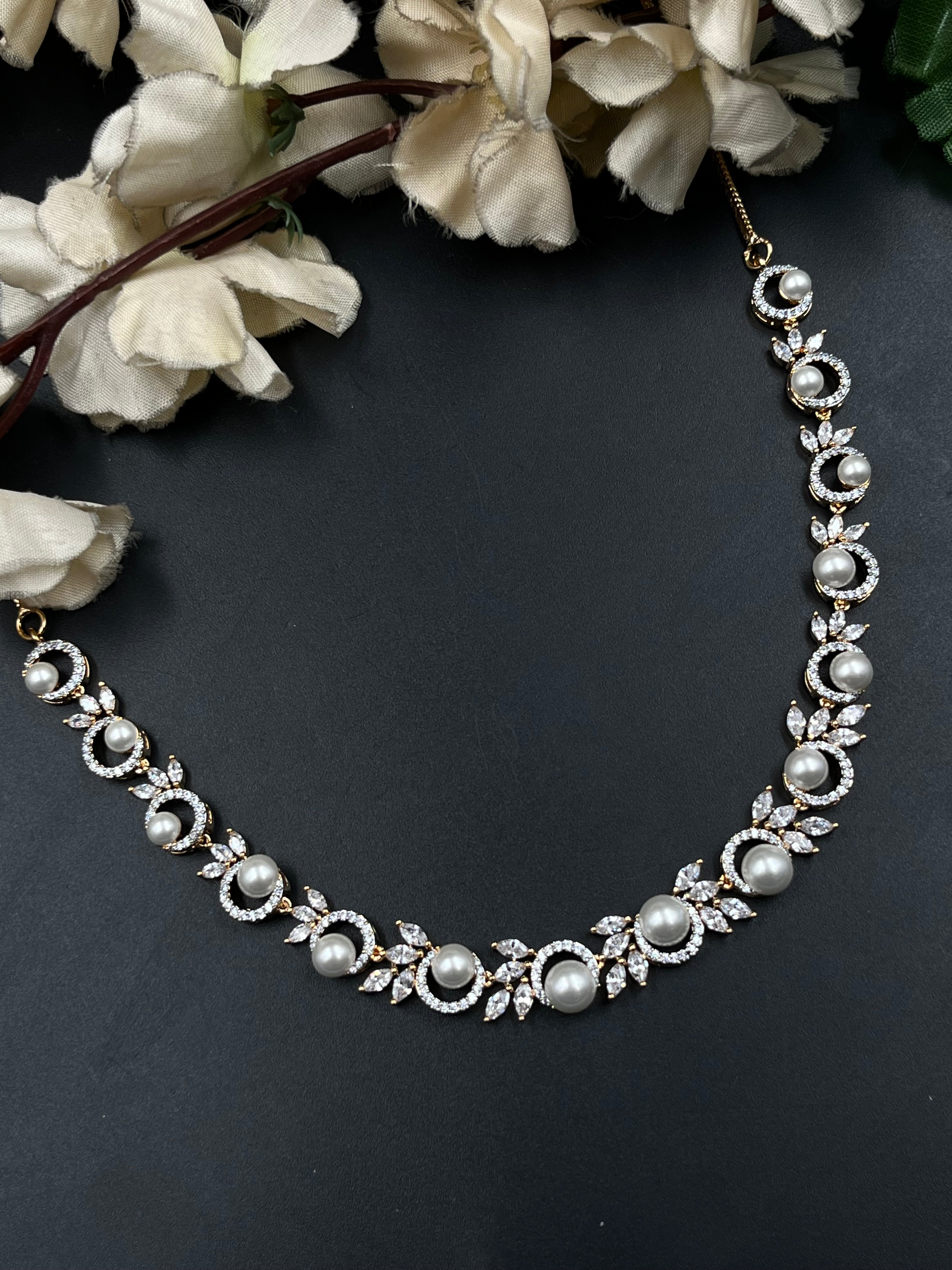 FIYA NECKLACE