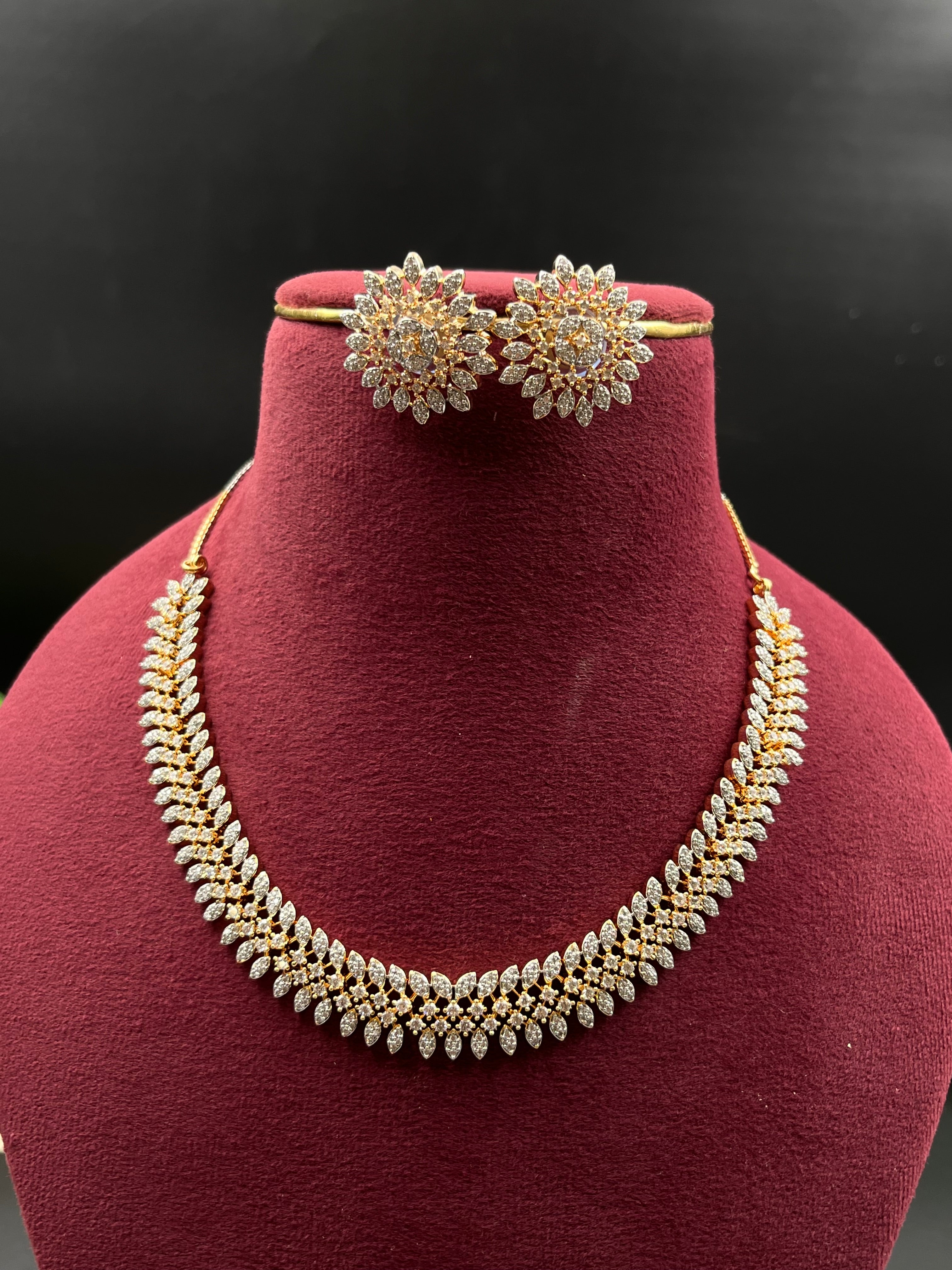 SIKHA NECKLACE