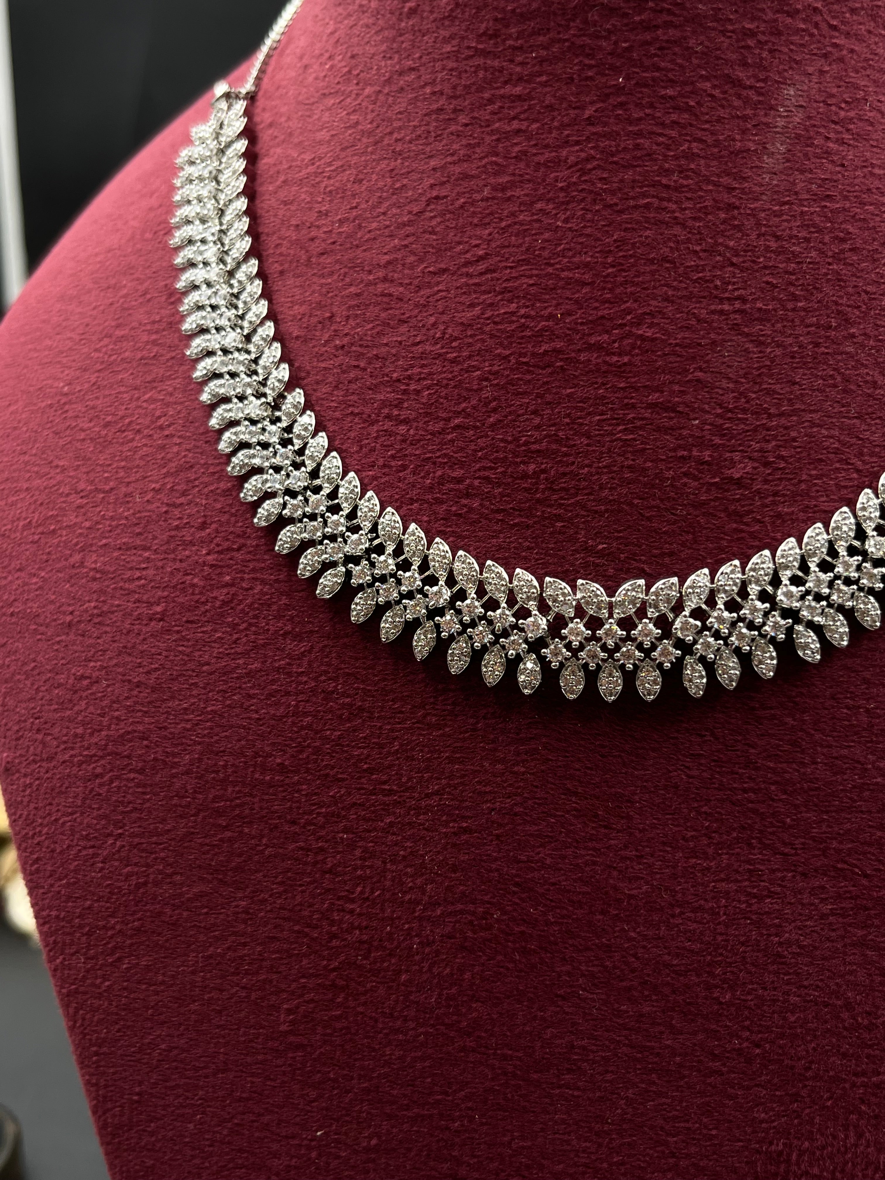 SIKHA NECKLACE