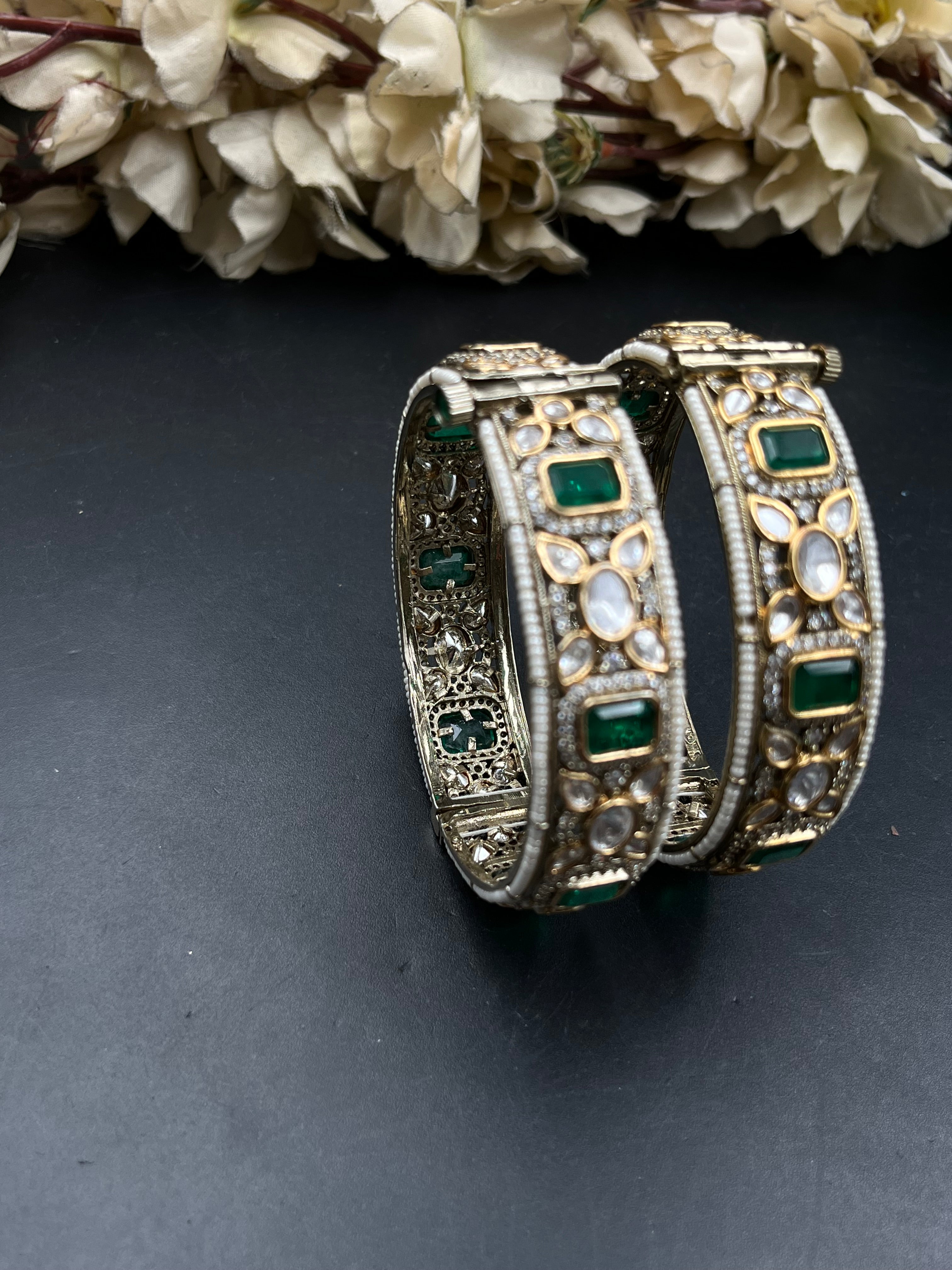 FINA BANGLE