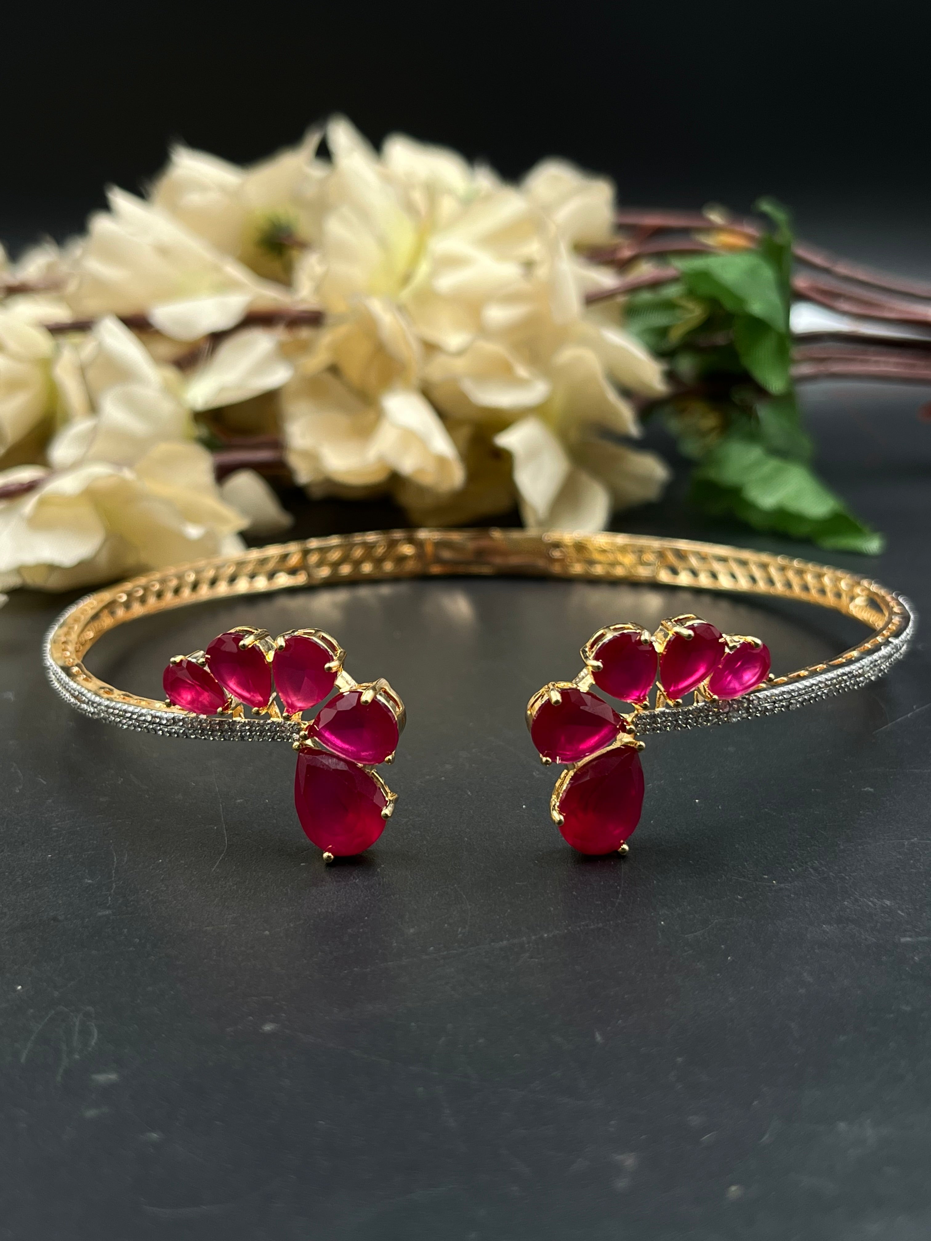 LIYA NECKLACE