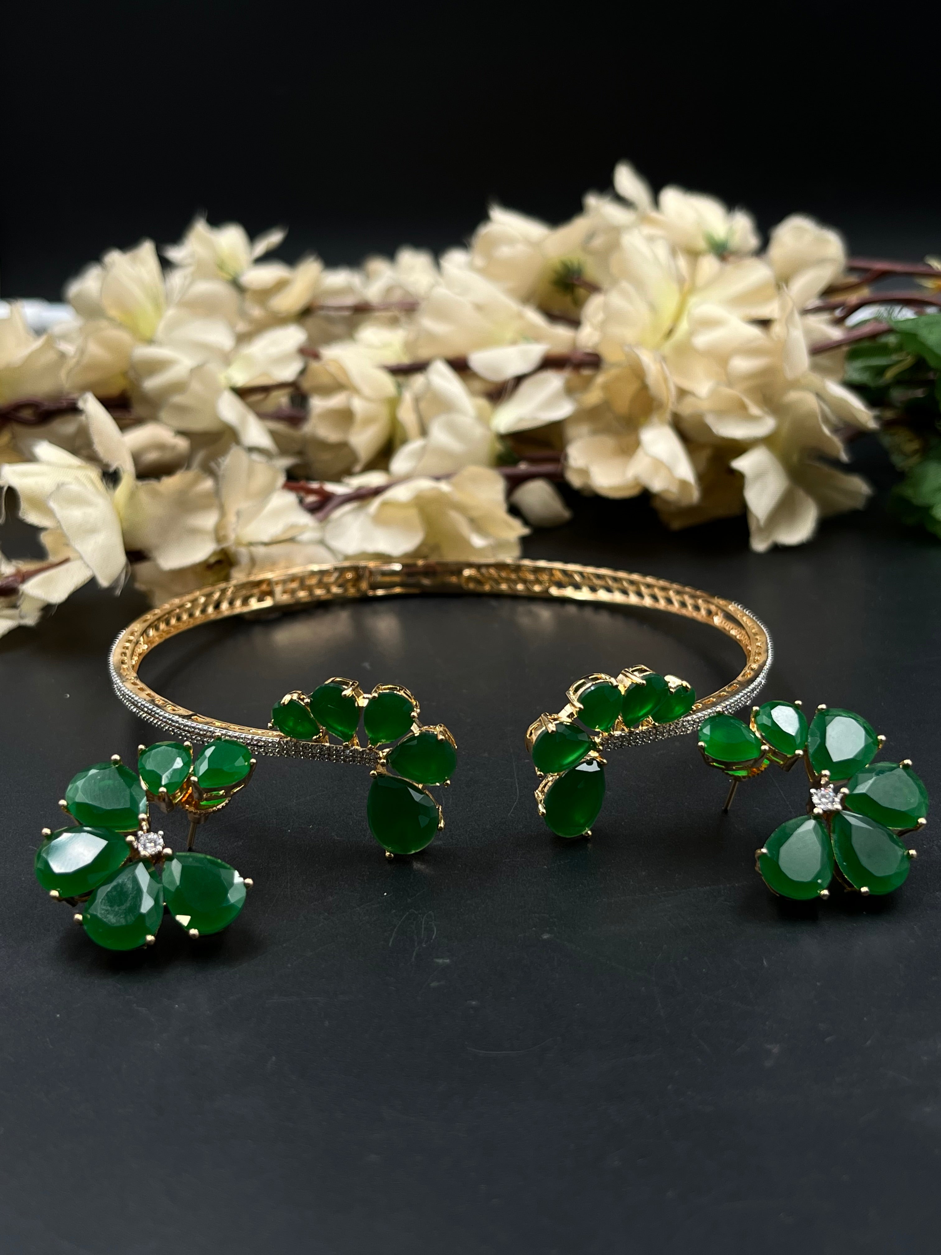 LIYA NECKLACE
