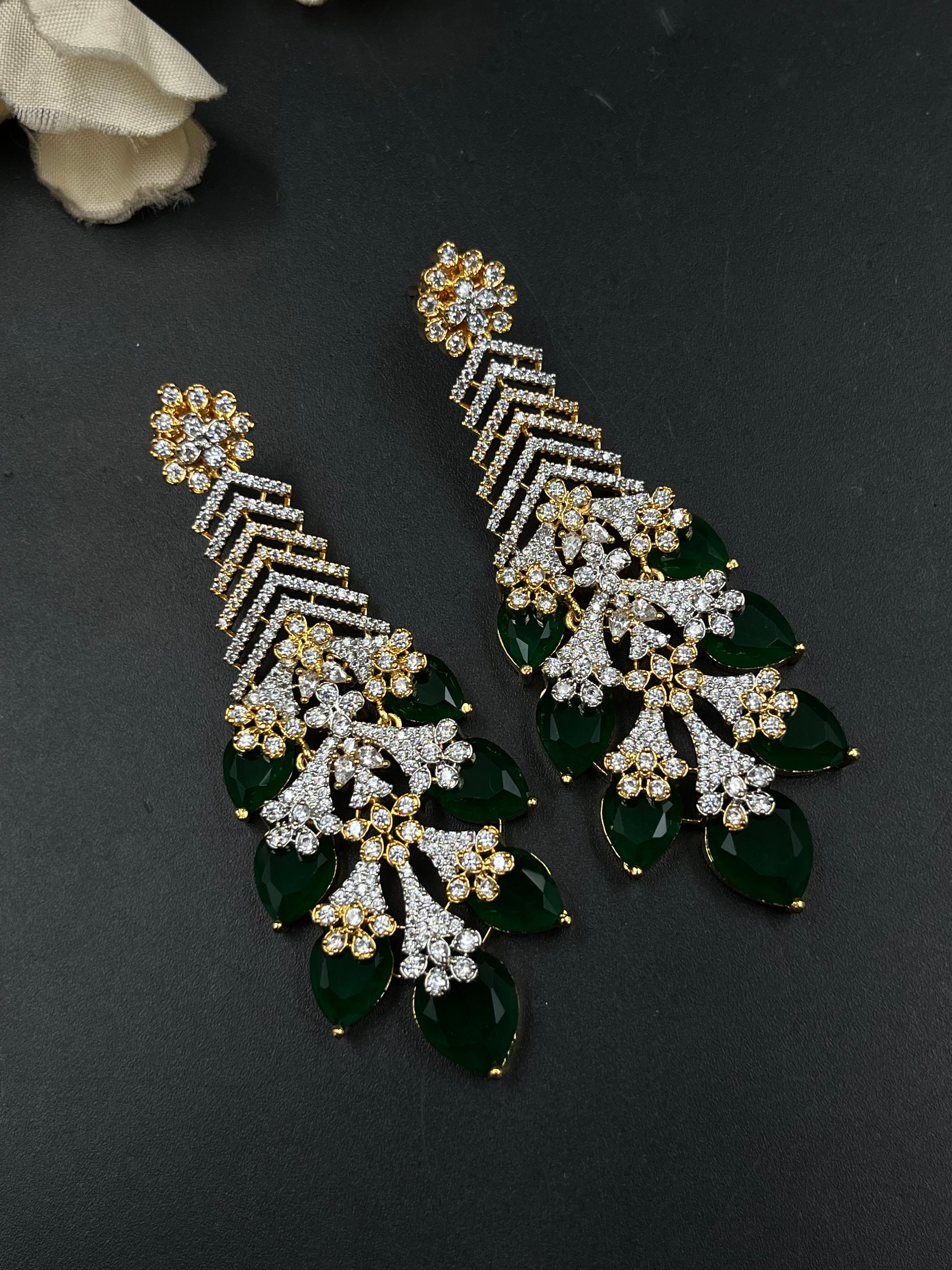 KIYAS NECKLACE