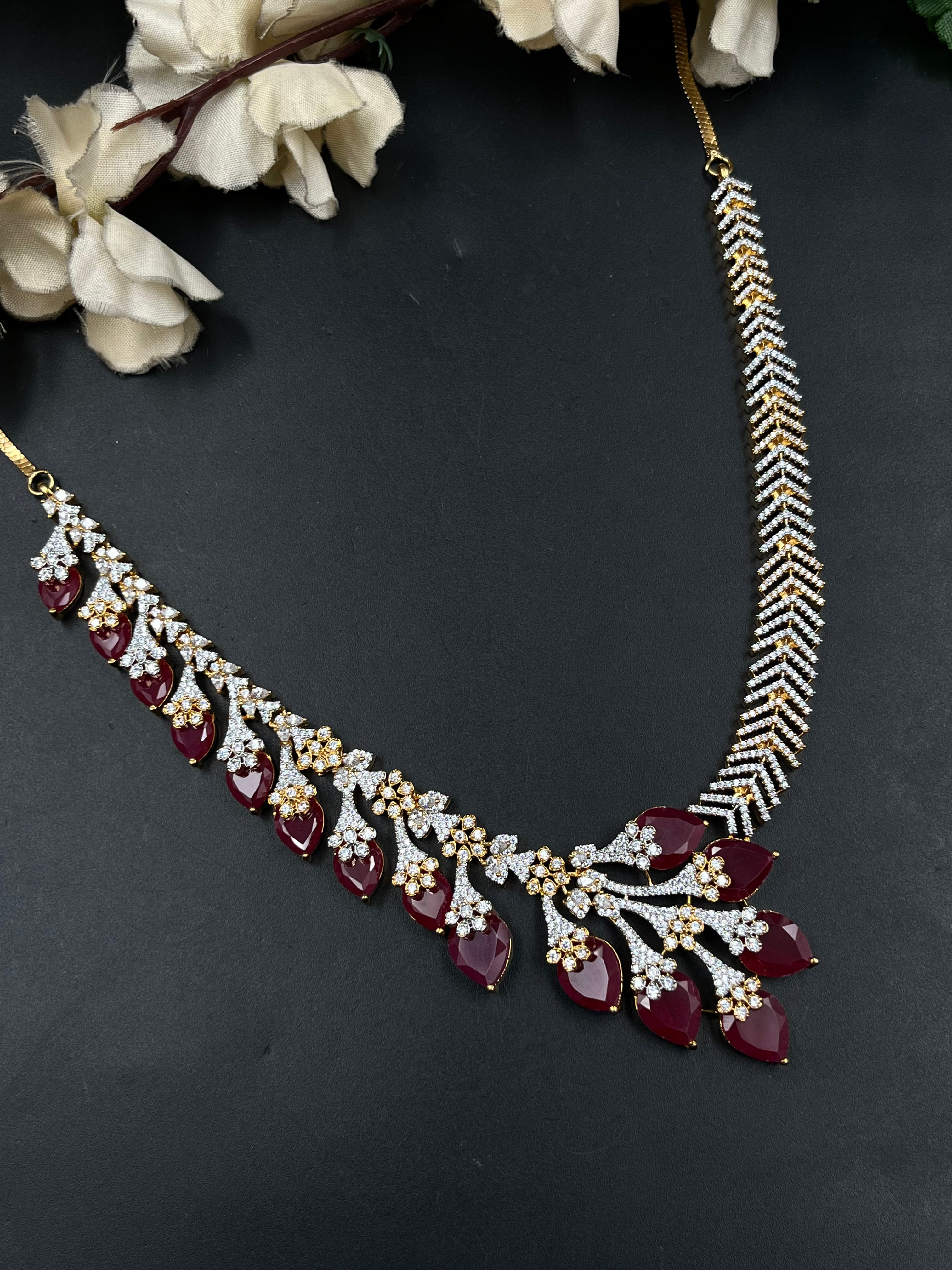 KIYAS NECKLACE