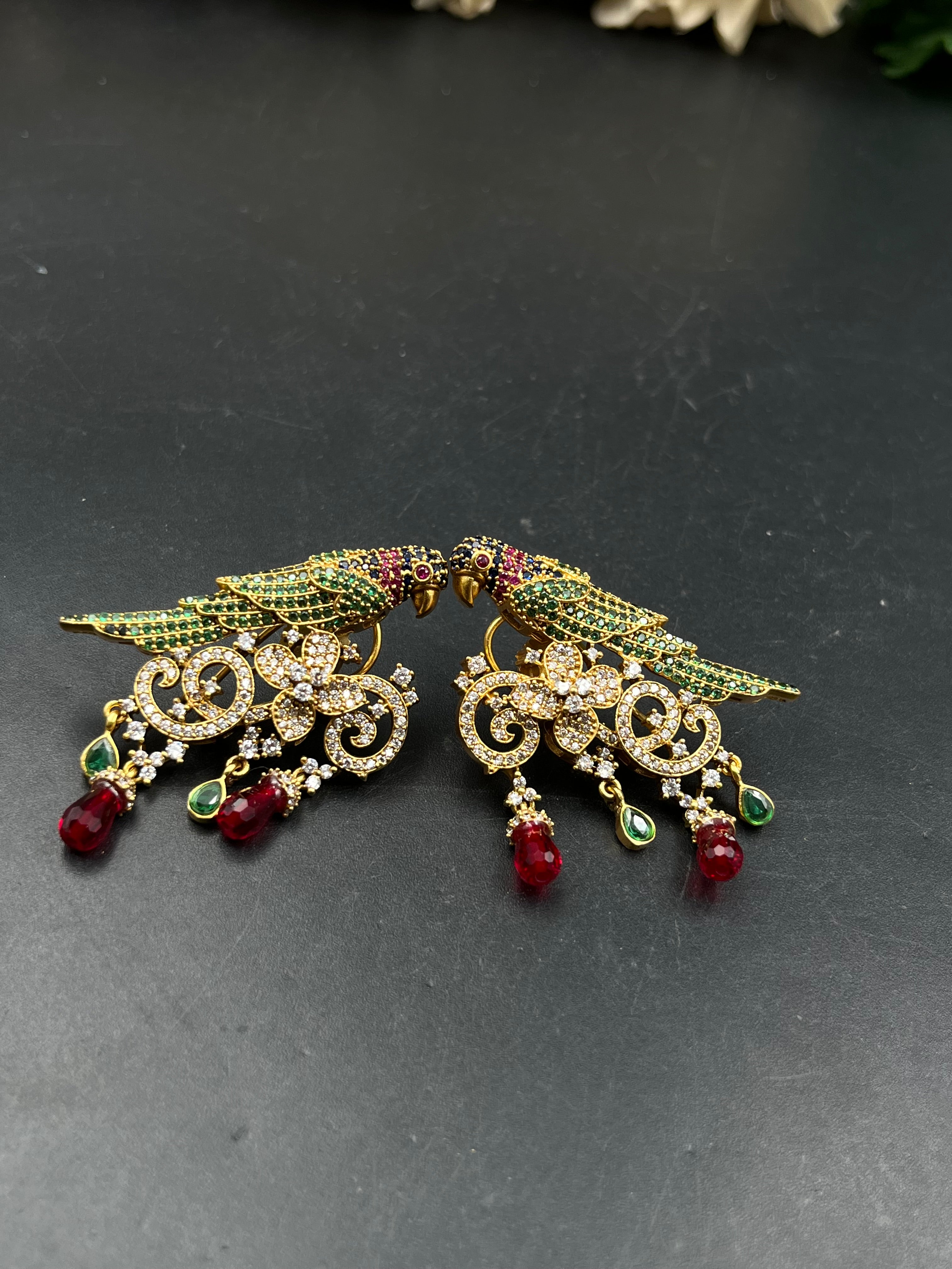 TIYA EARRING