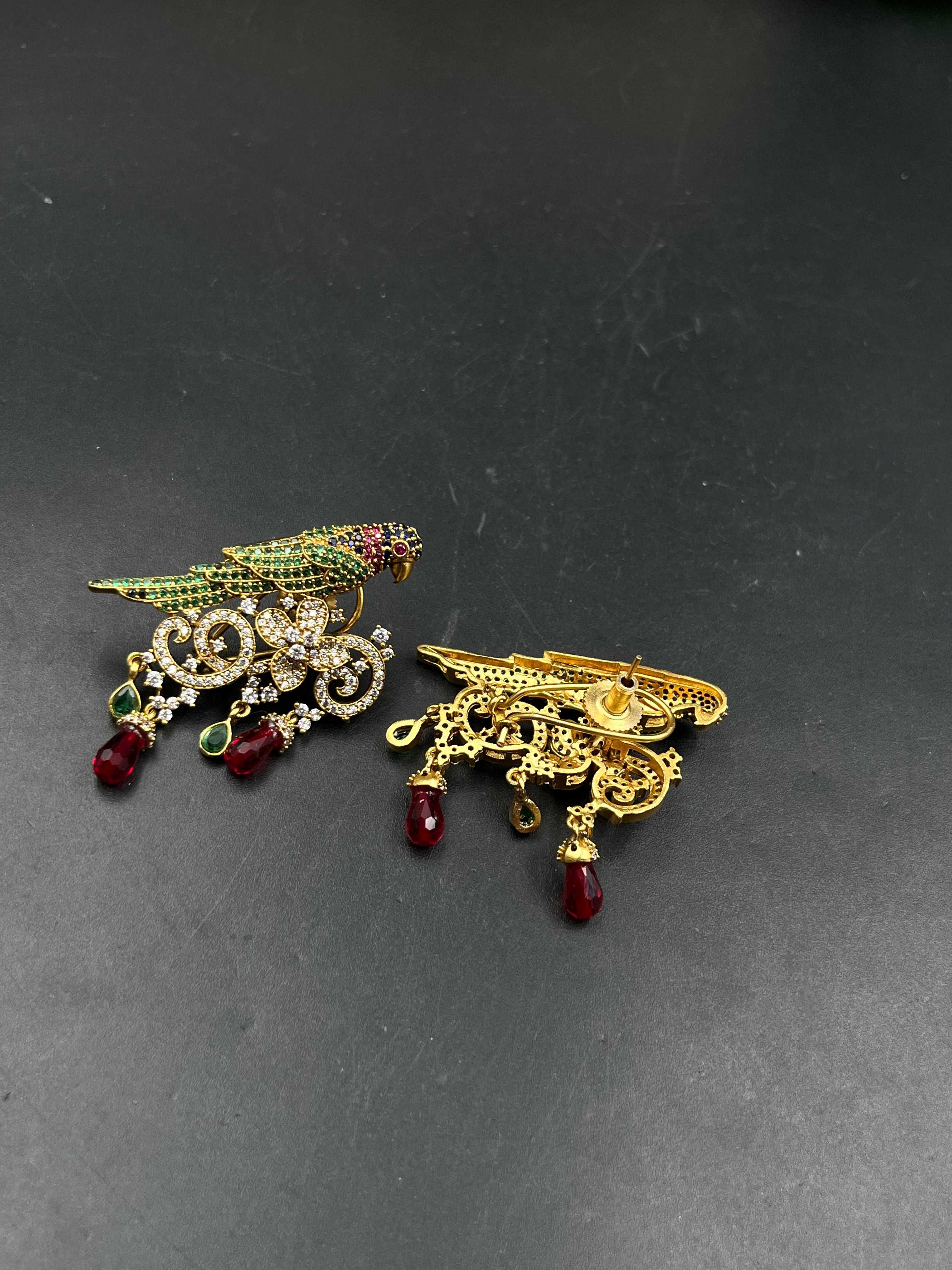 TIYA EARRING