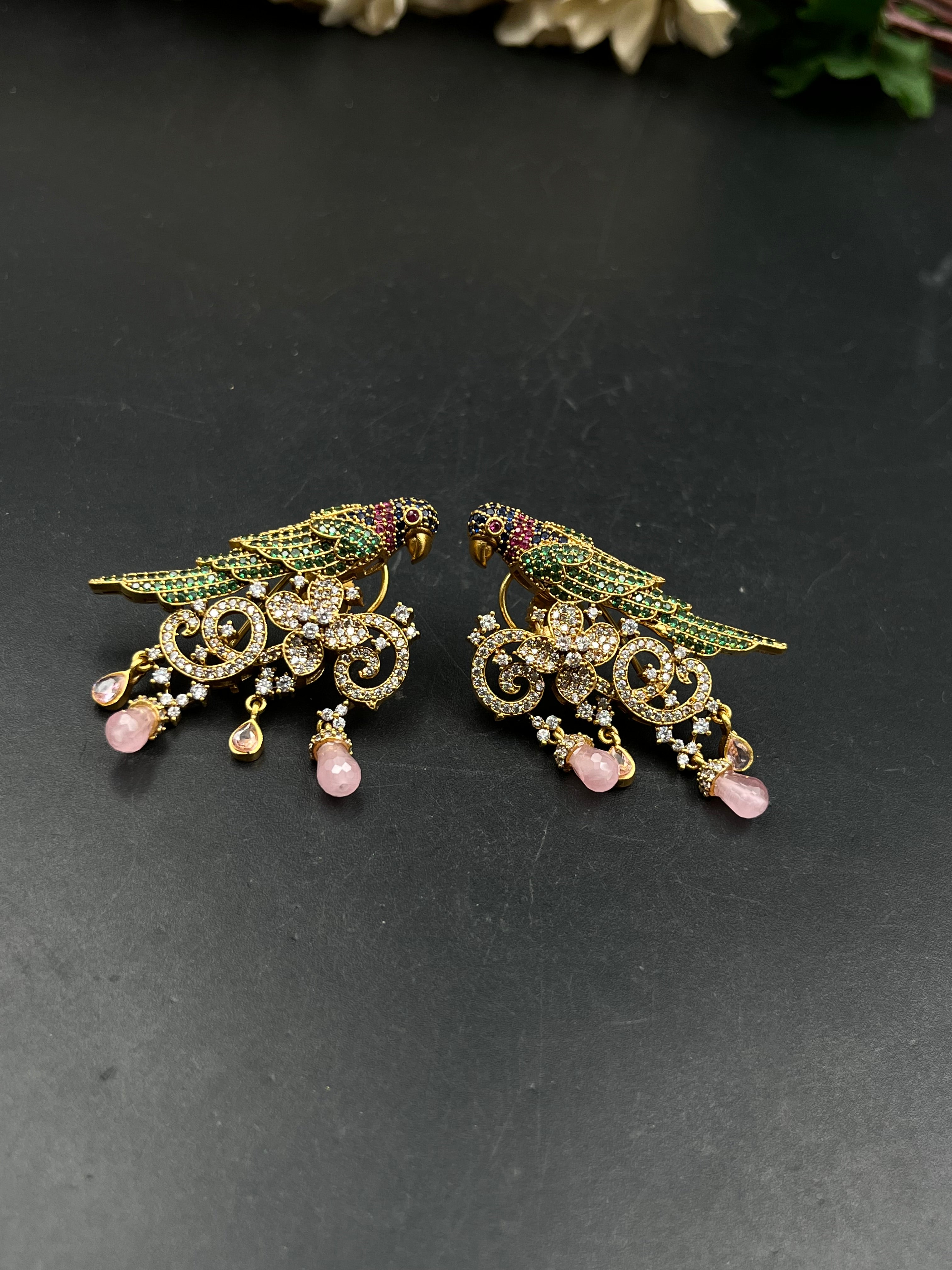 TIYA EARRING