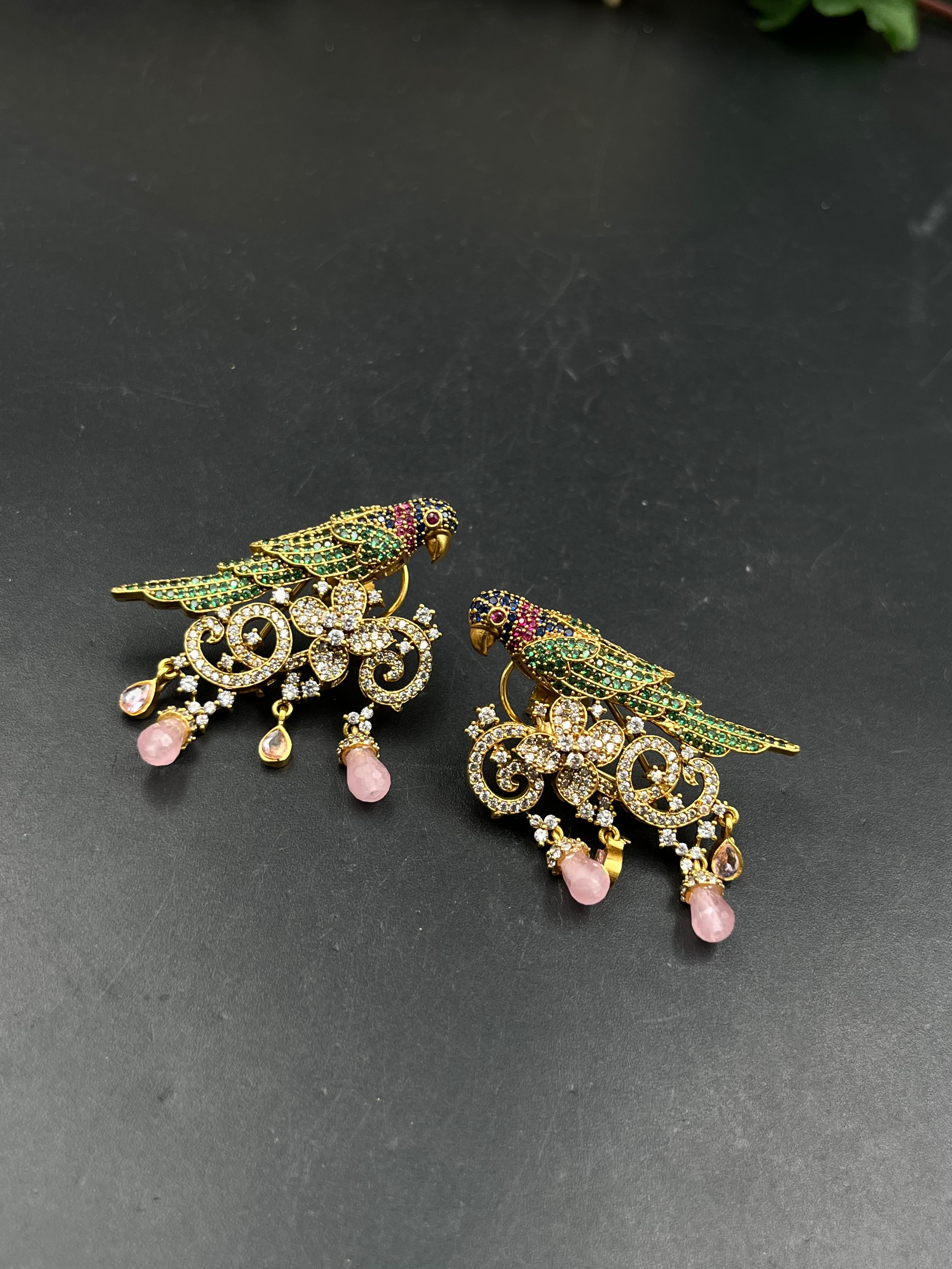 TIYA EARRING