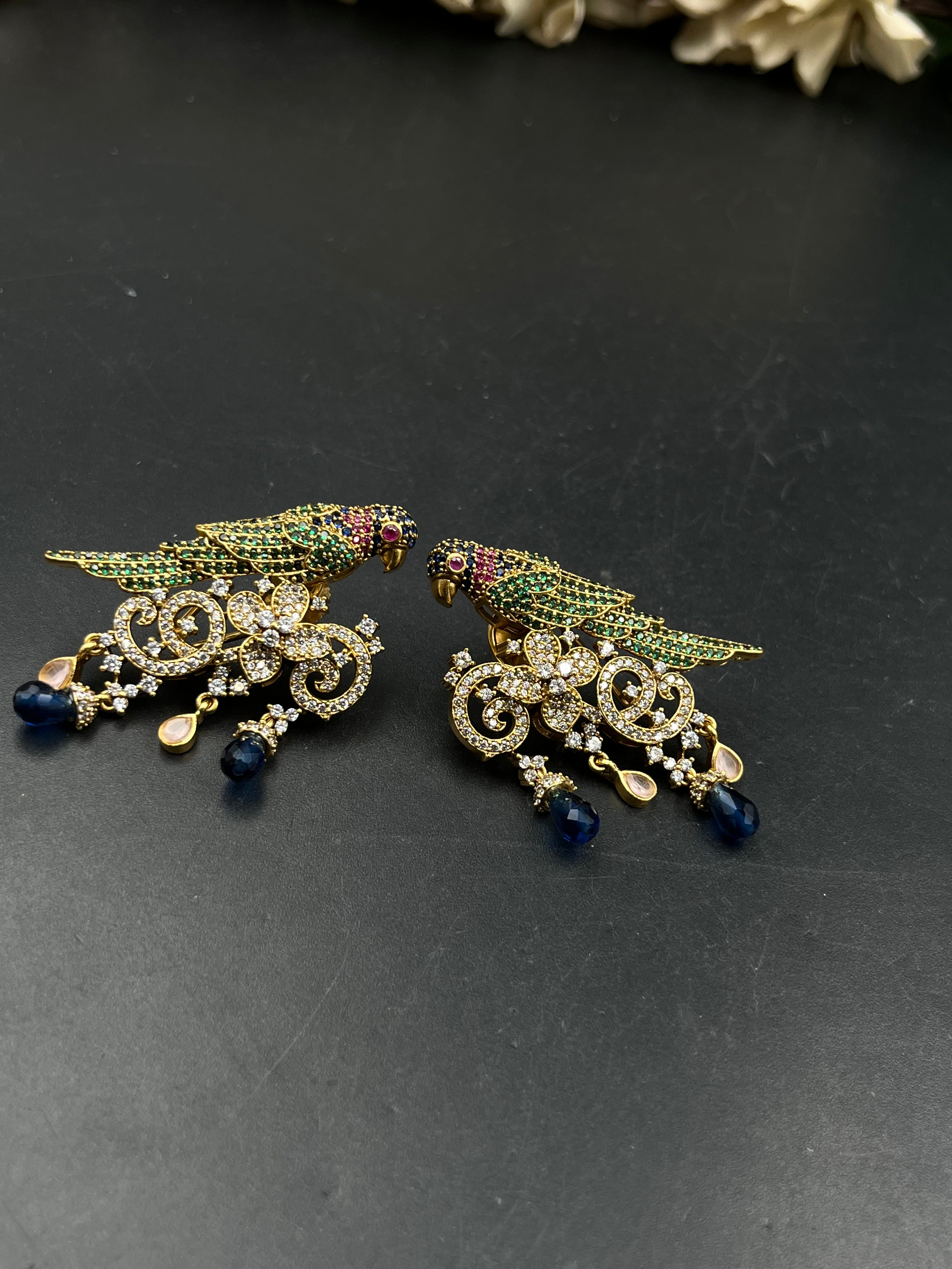 TIYA EARRING