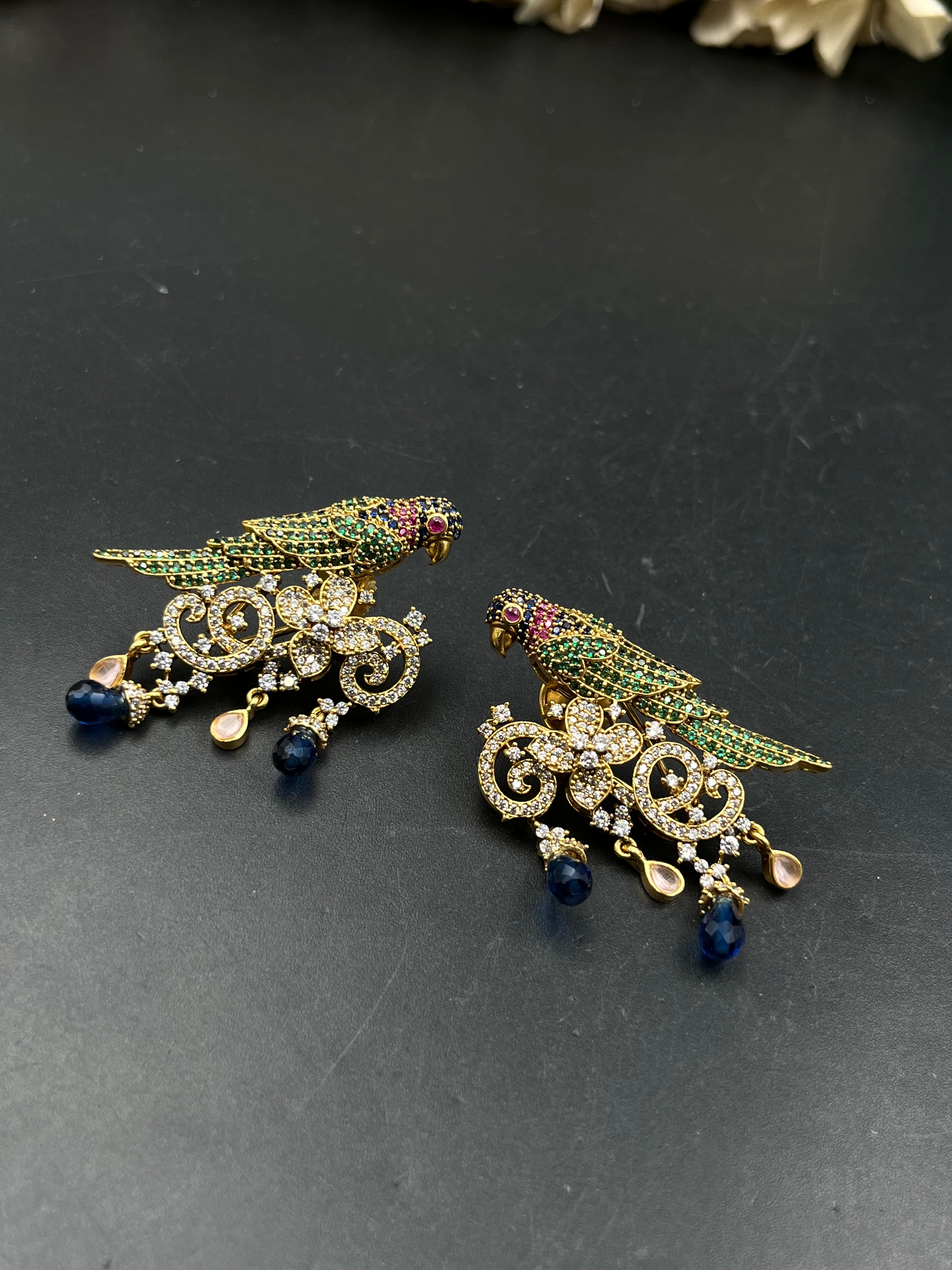 TIYA EARRING