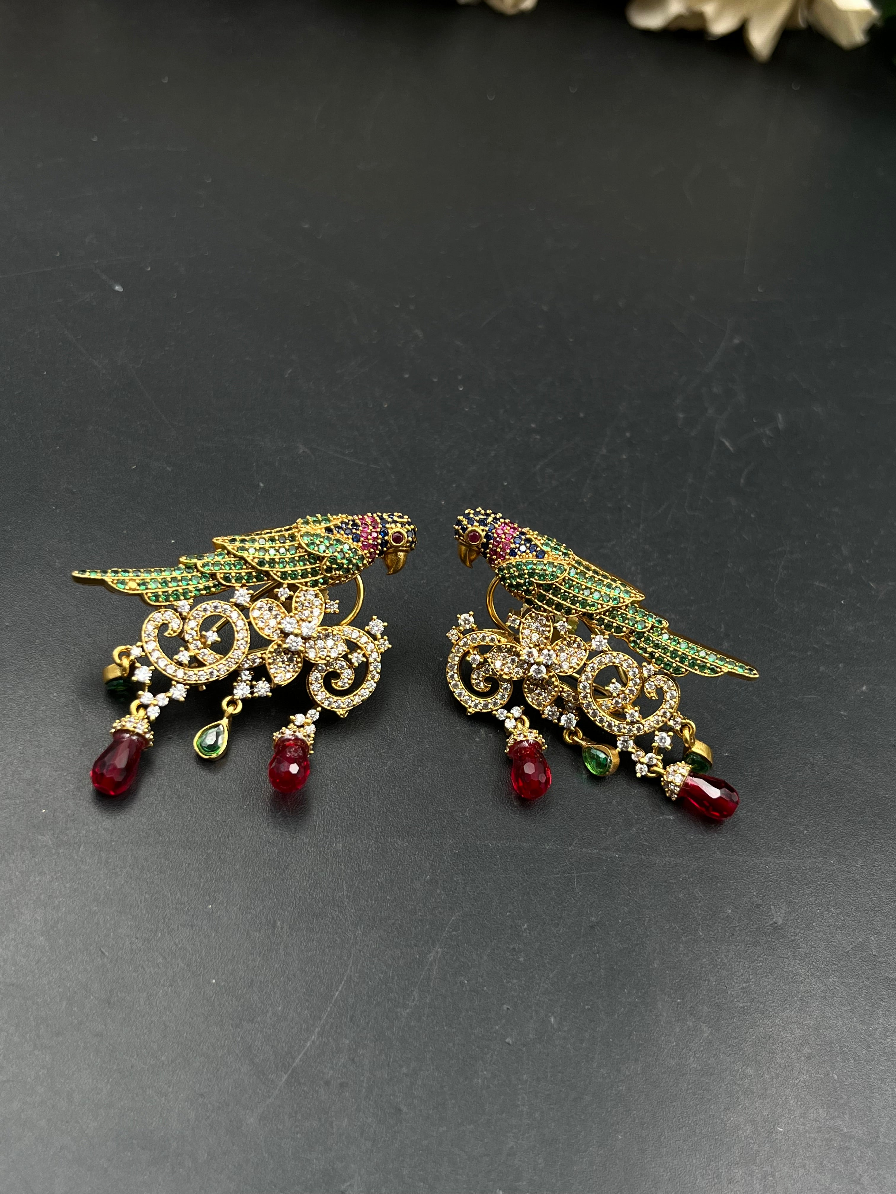 TIYA EARRING