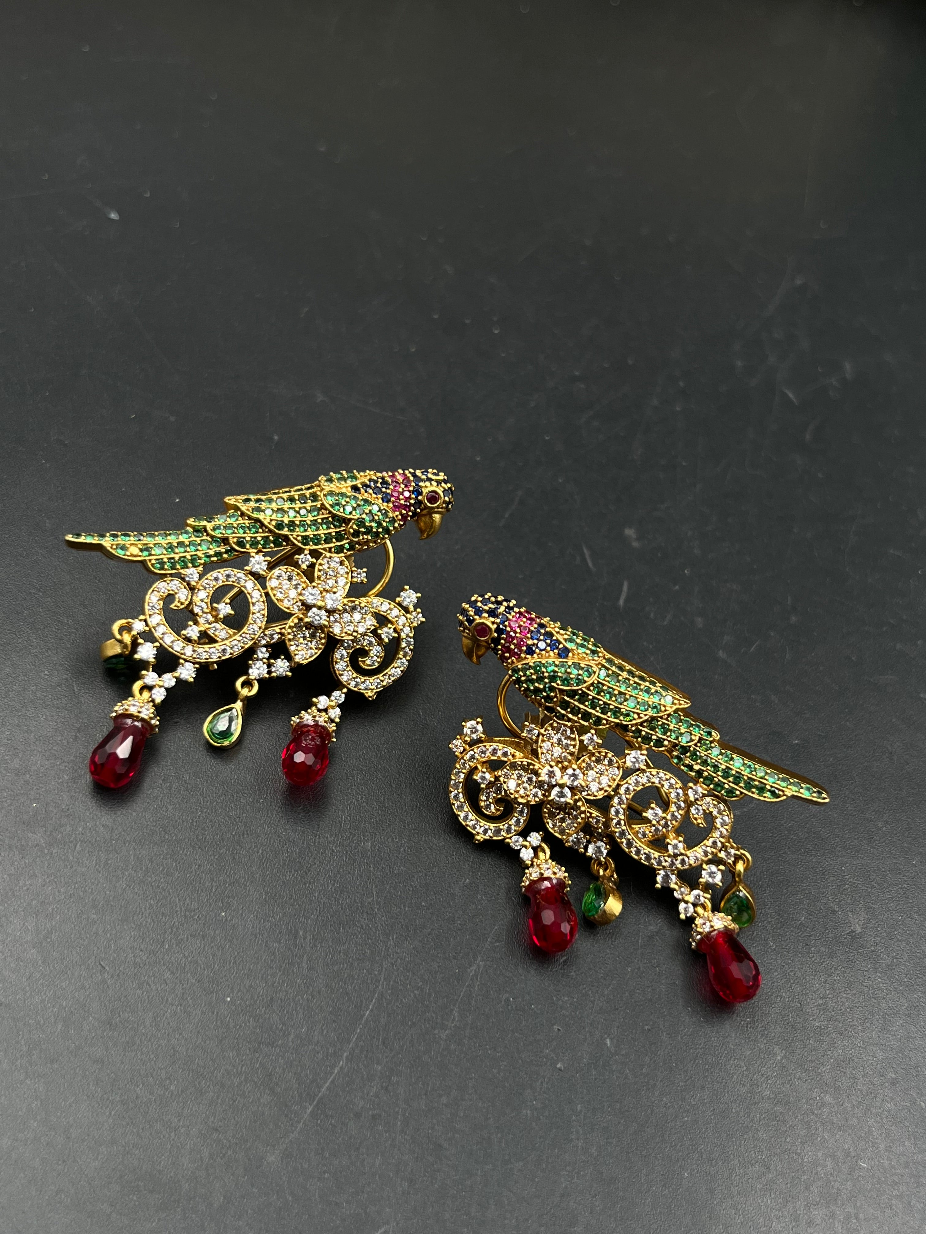 TIYA EARRING