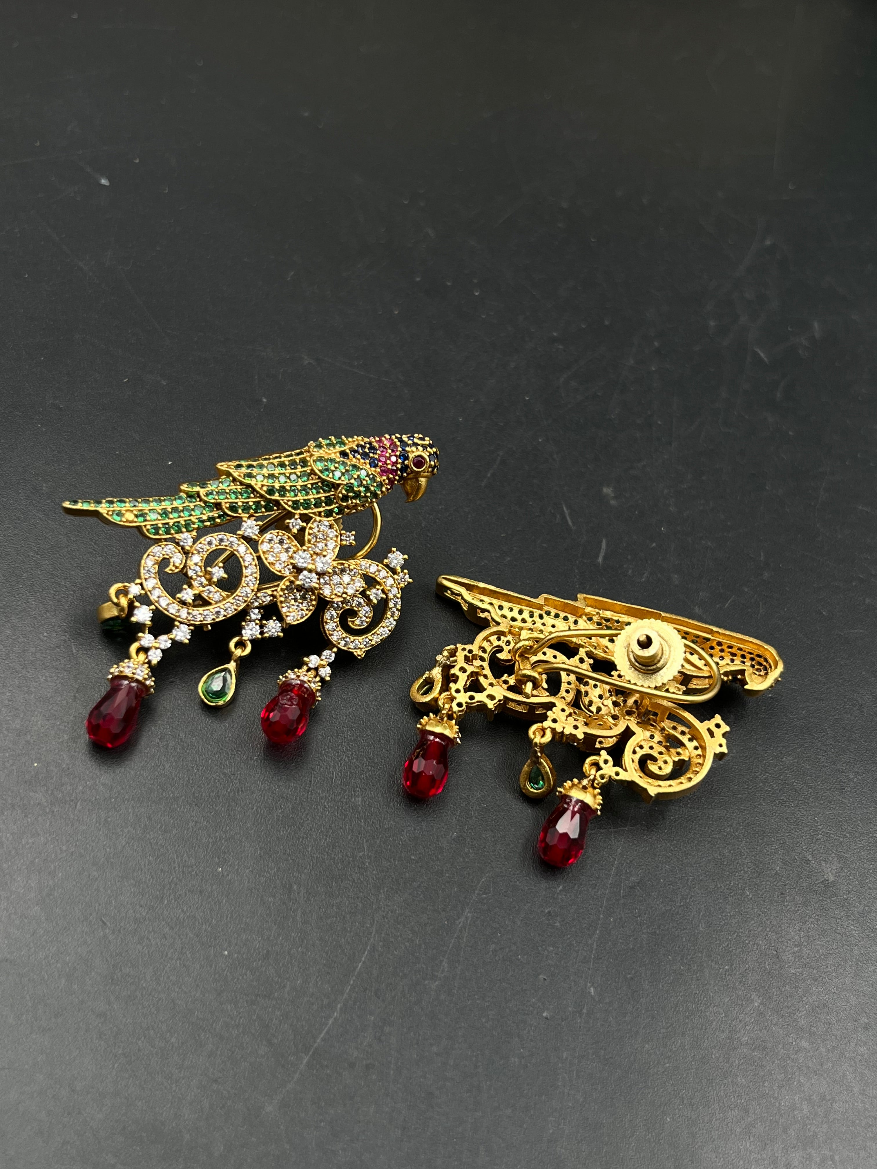 TIYA EARRING