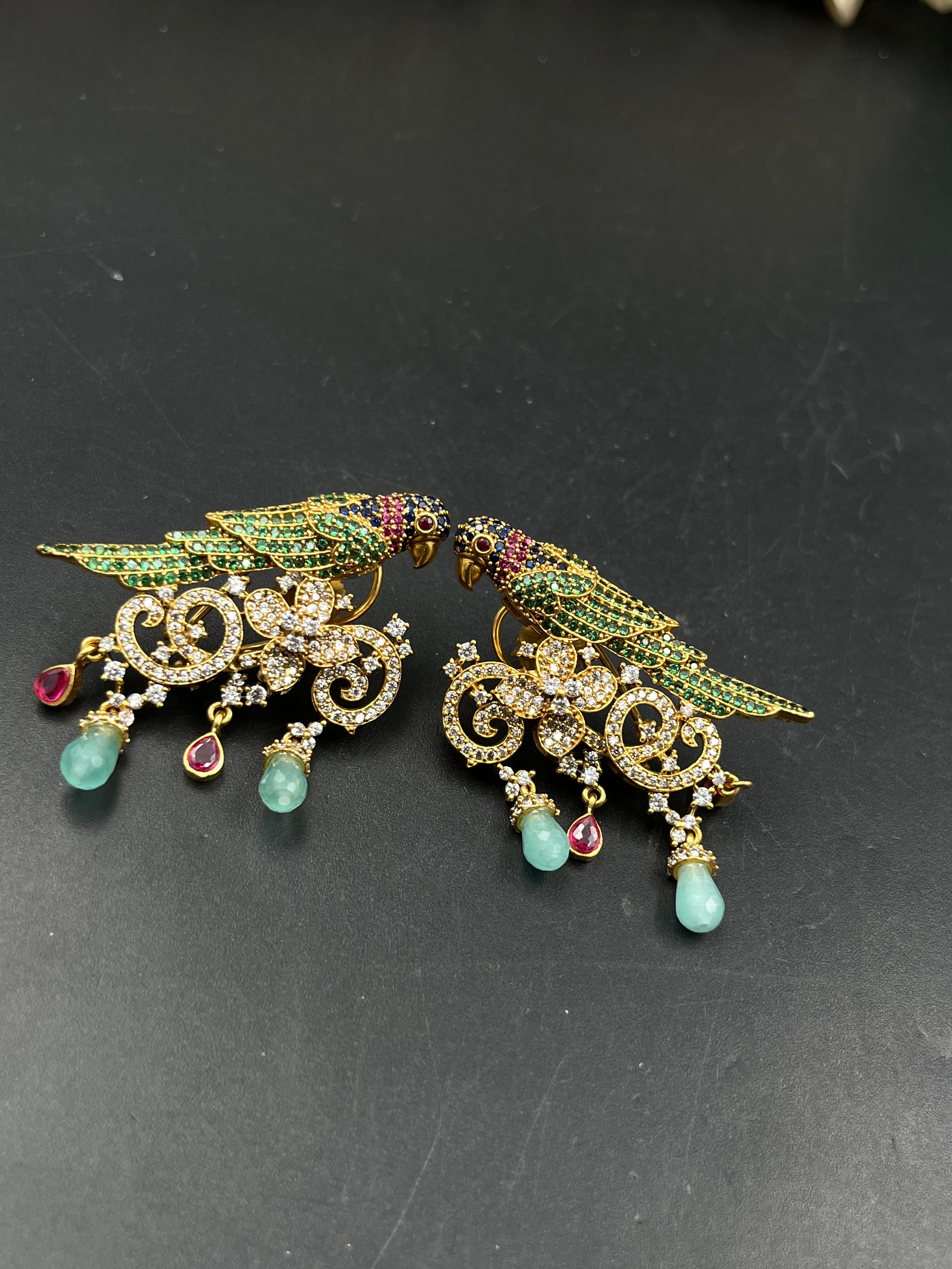 TIYA EARRING