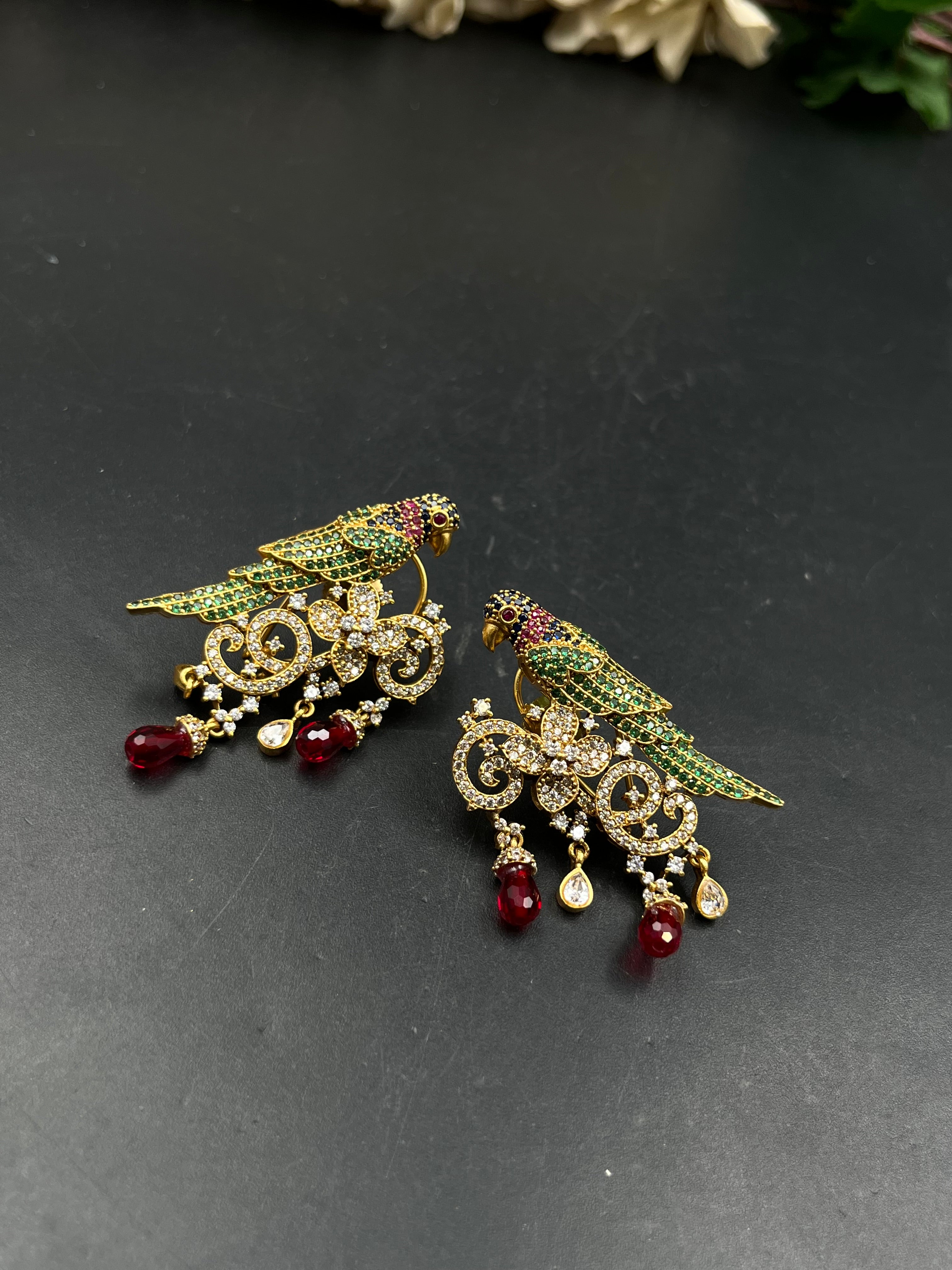TIYA EARRING