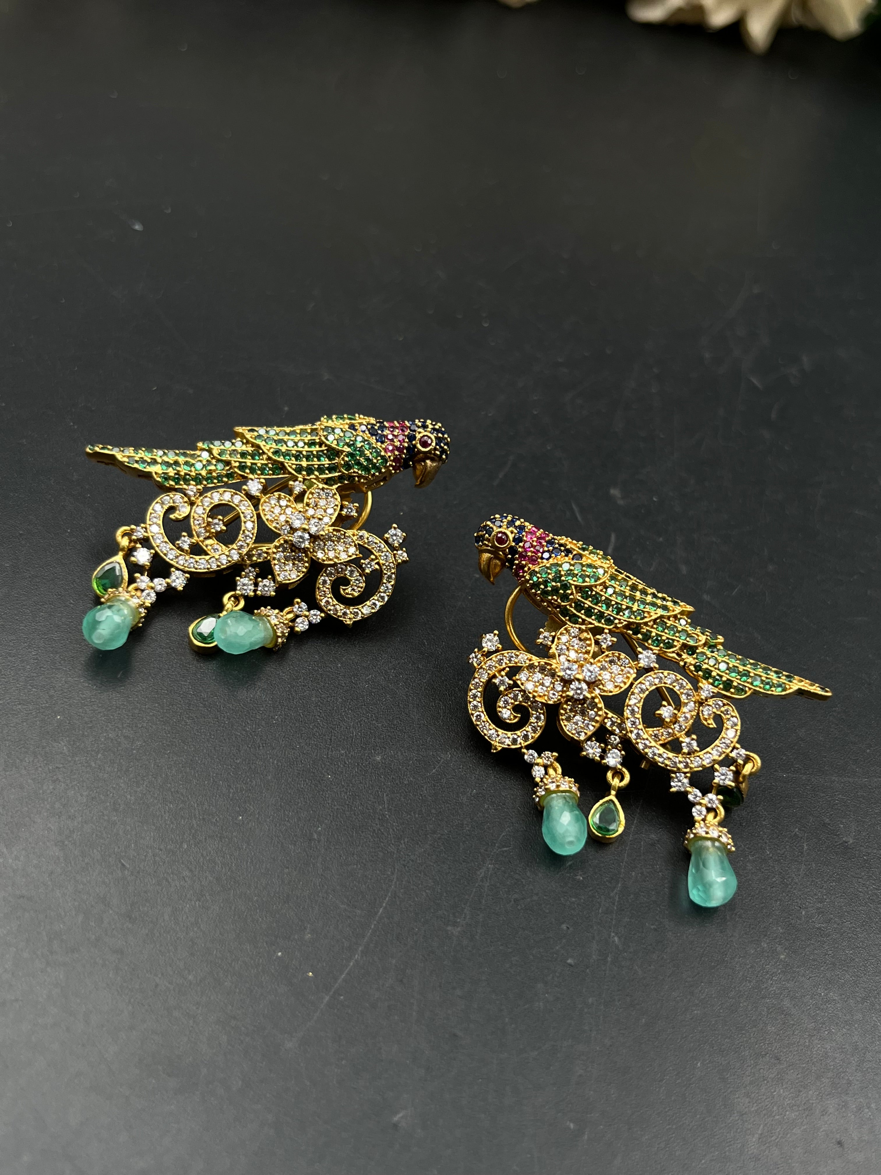 TIYA EARRING