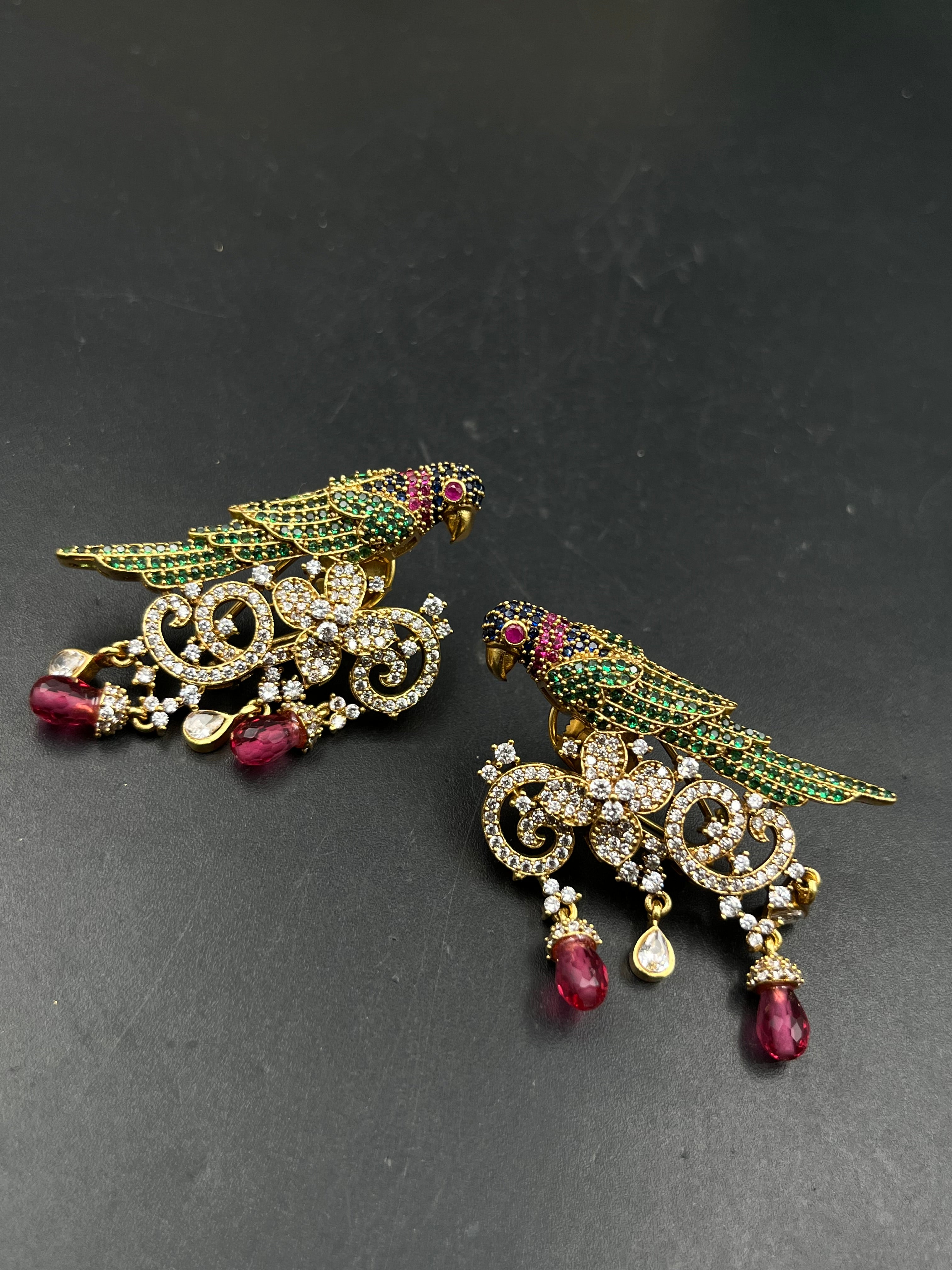 TIYA EARRING