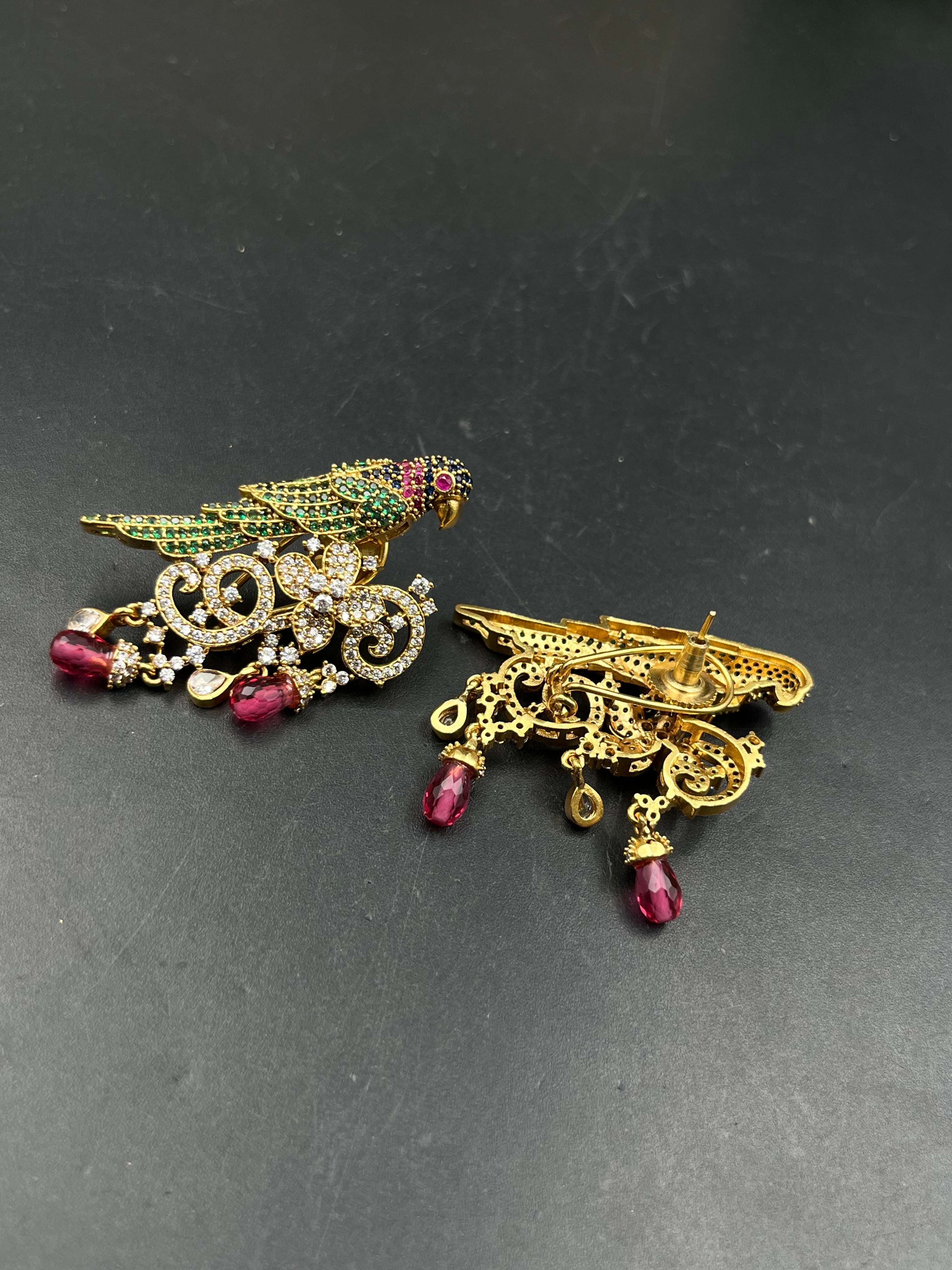 TIYA EARRING