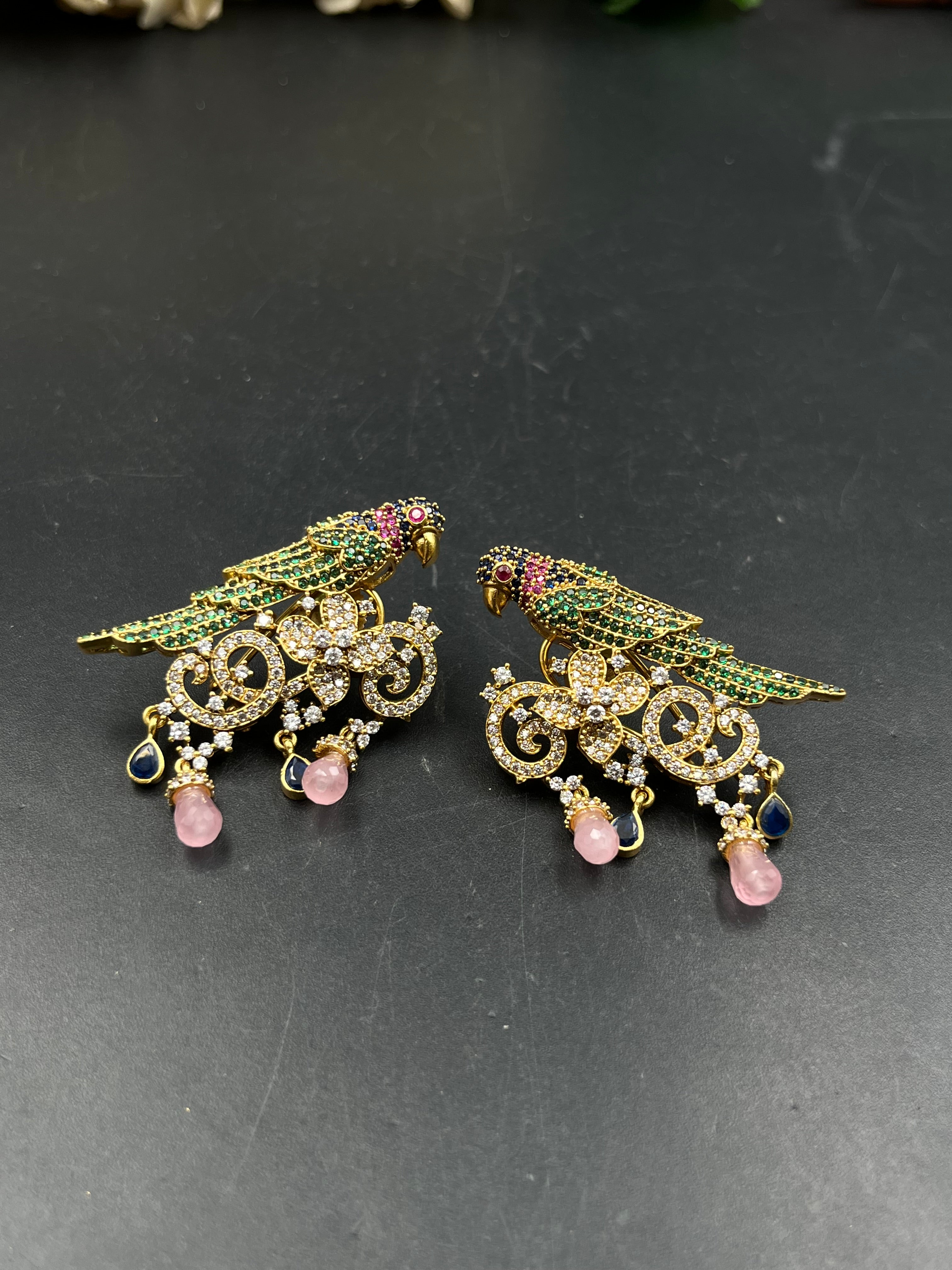TIYA EARRING