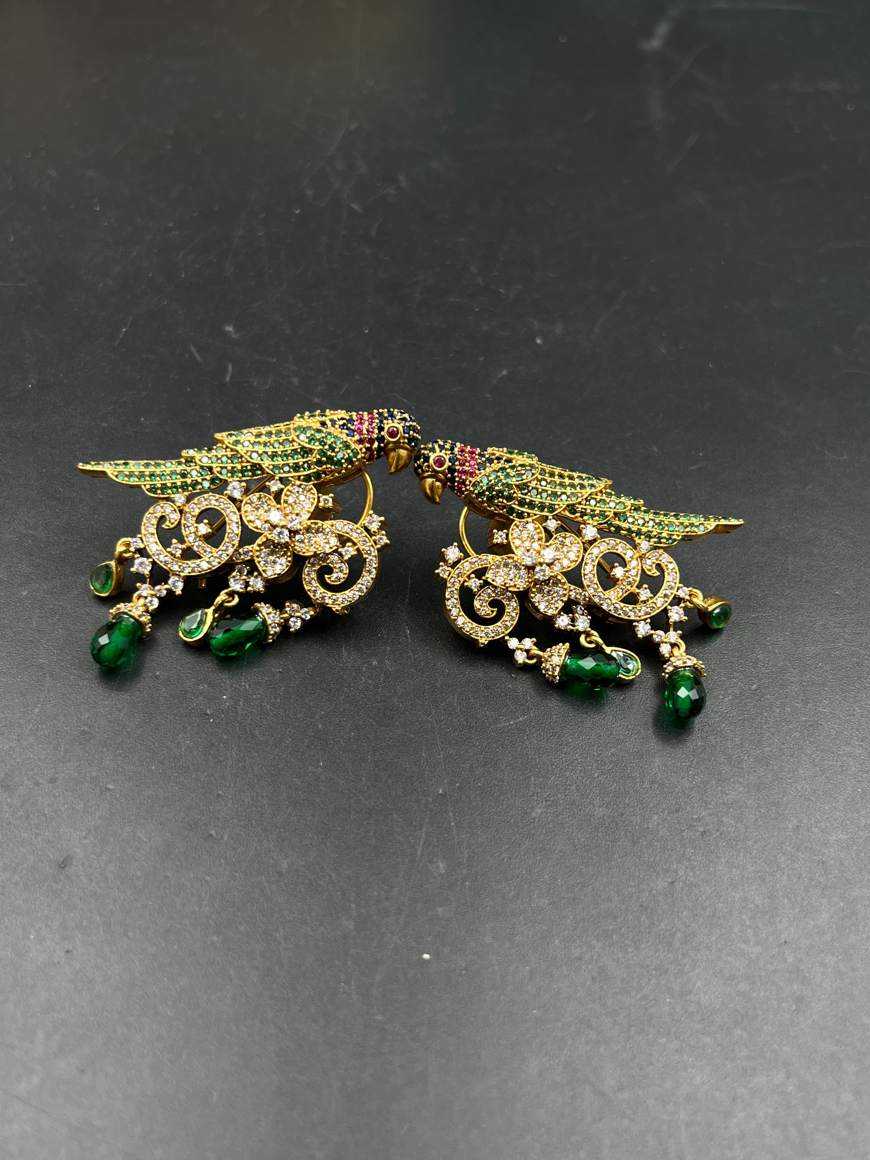 TIYA EARRING