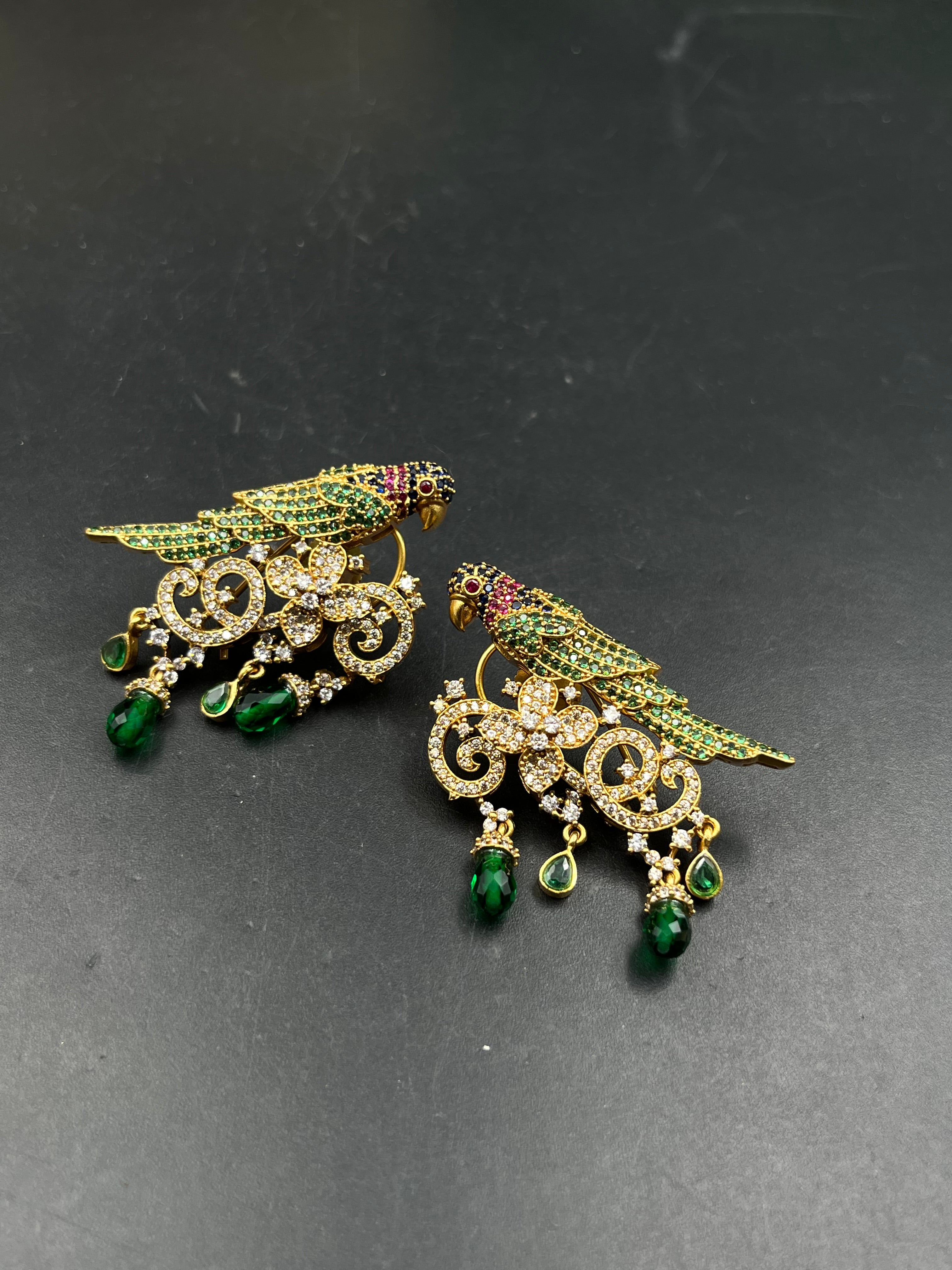 TIYA EARRING