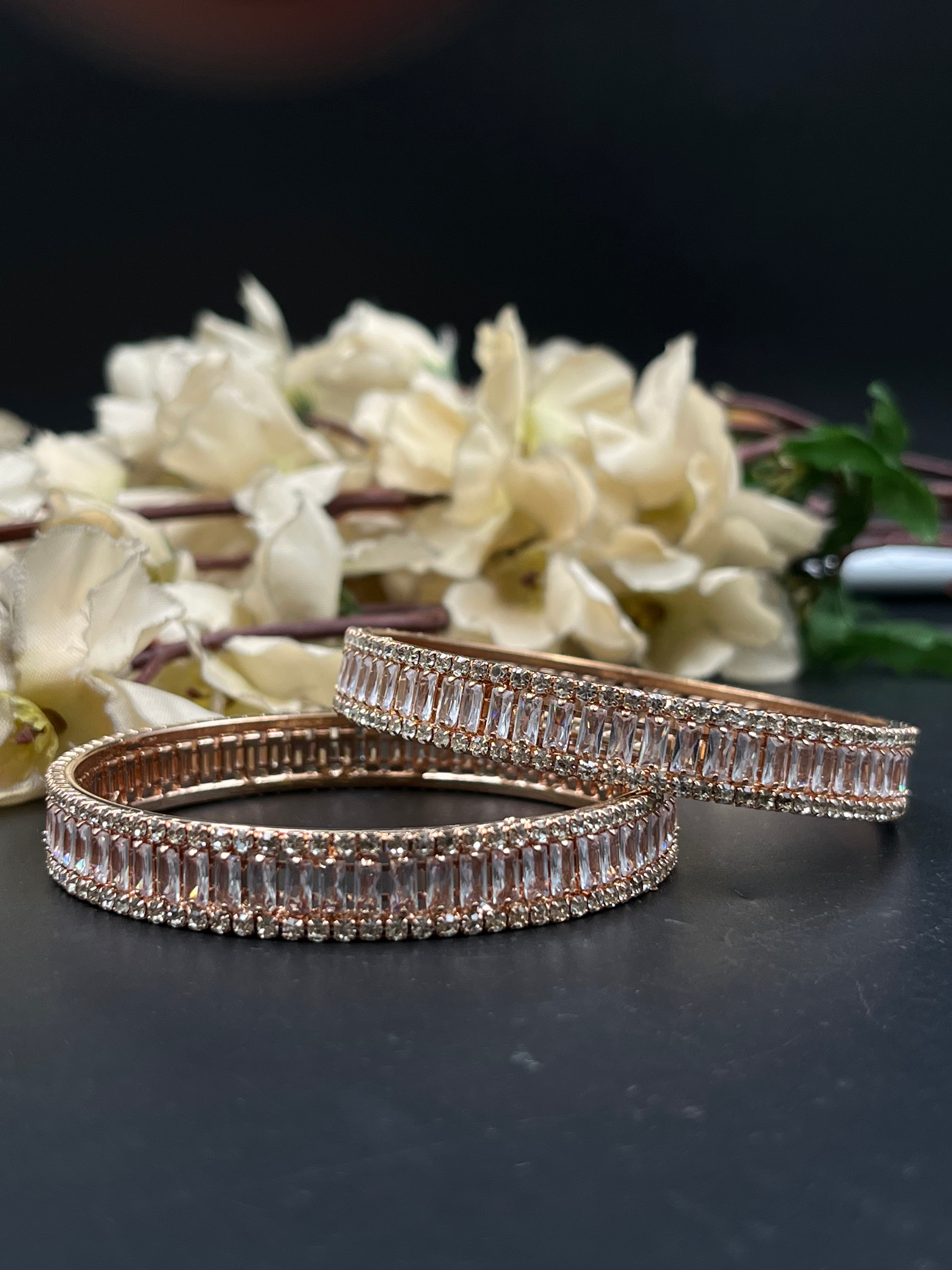 NINA BANGLES