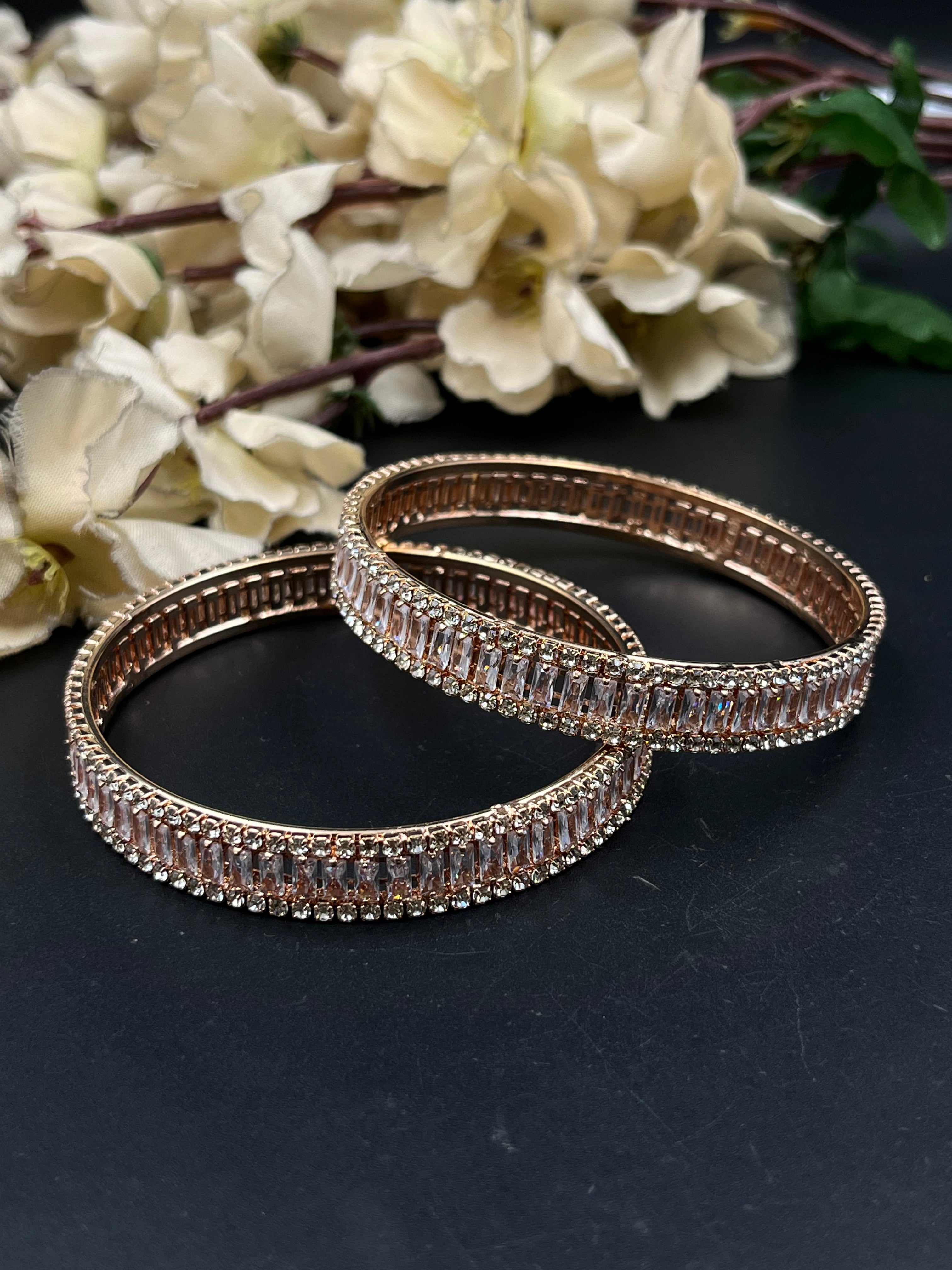 NINA BANGLES