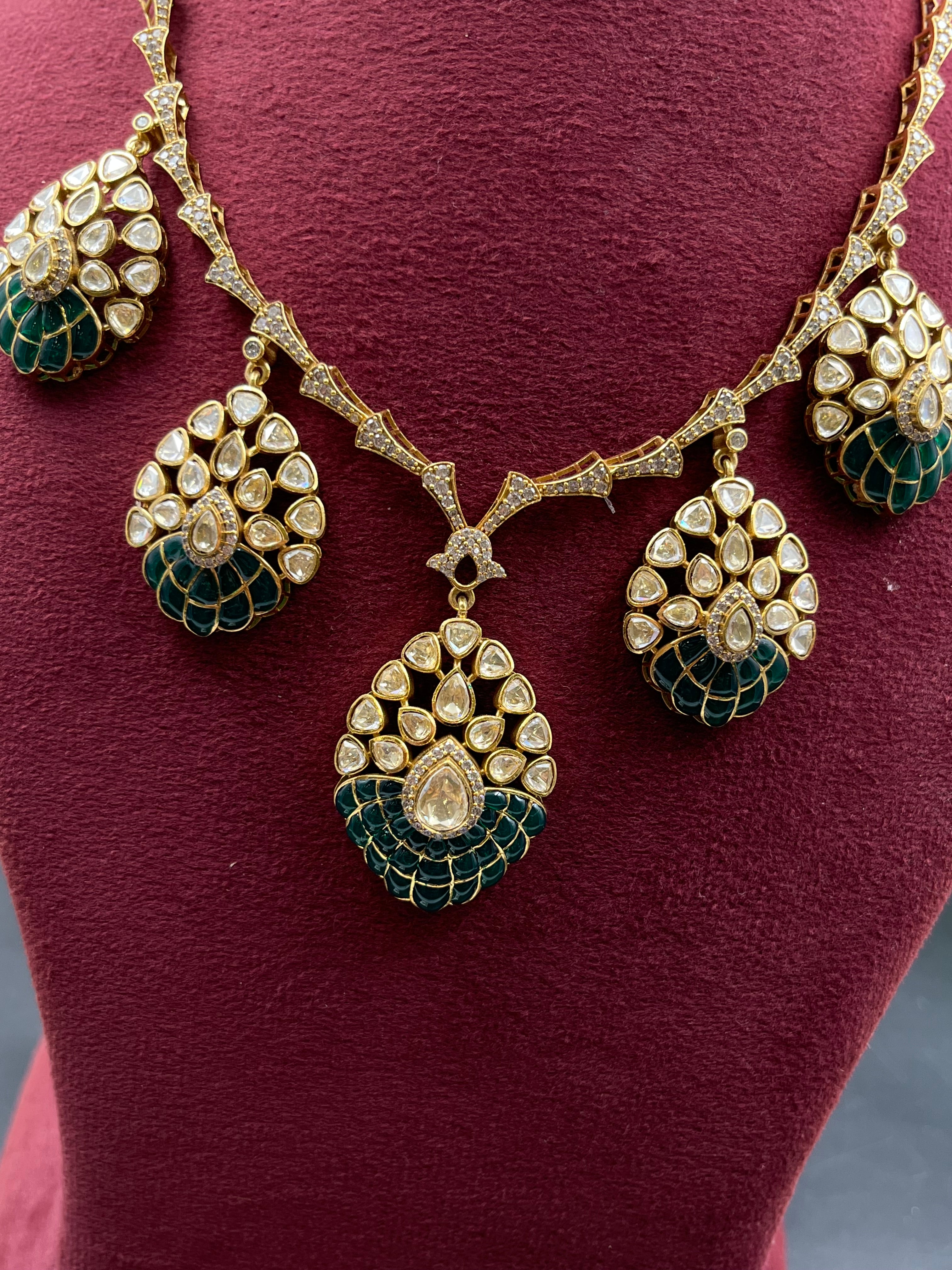HINA NECKLACE