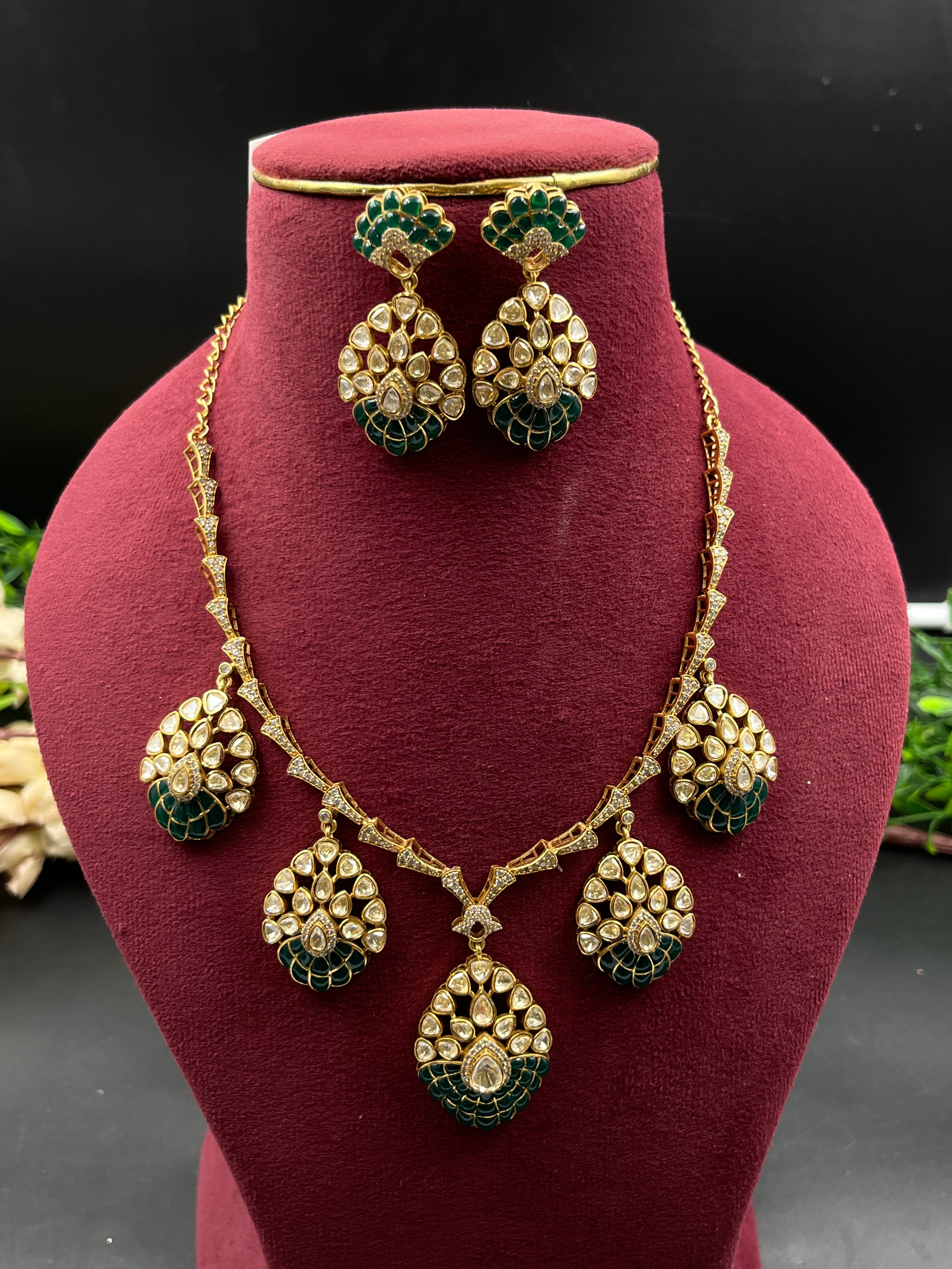 HINA NECKLACE