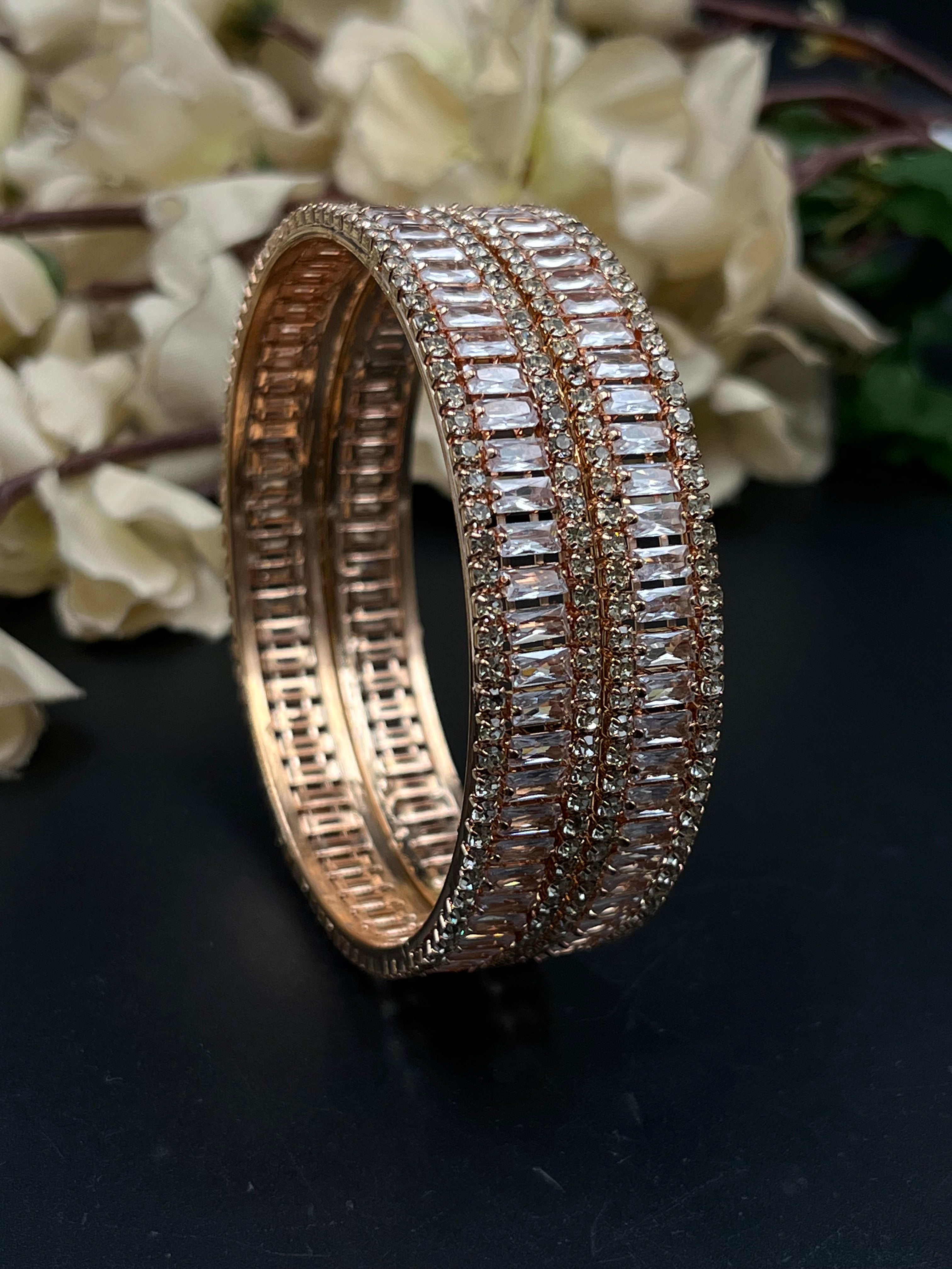 NINA BANGLES
