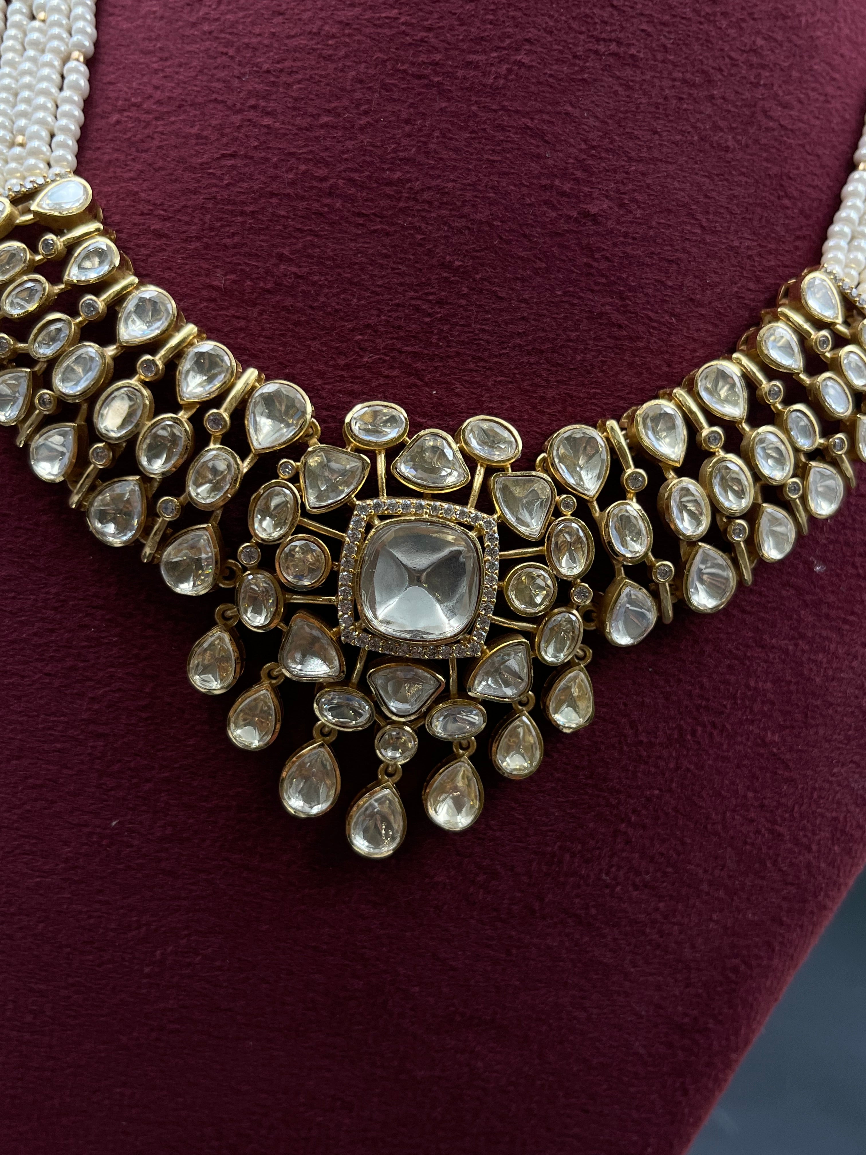 AANSHU NECKLACE