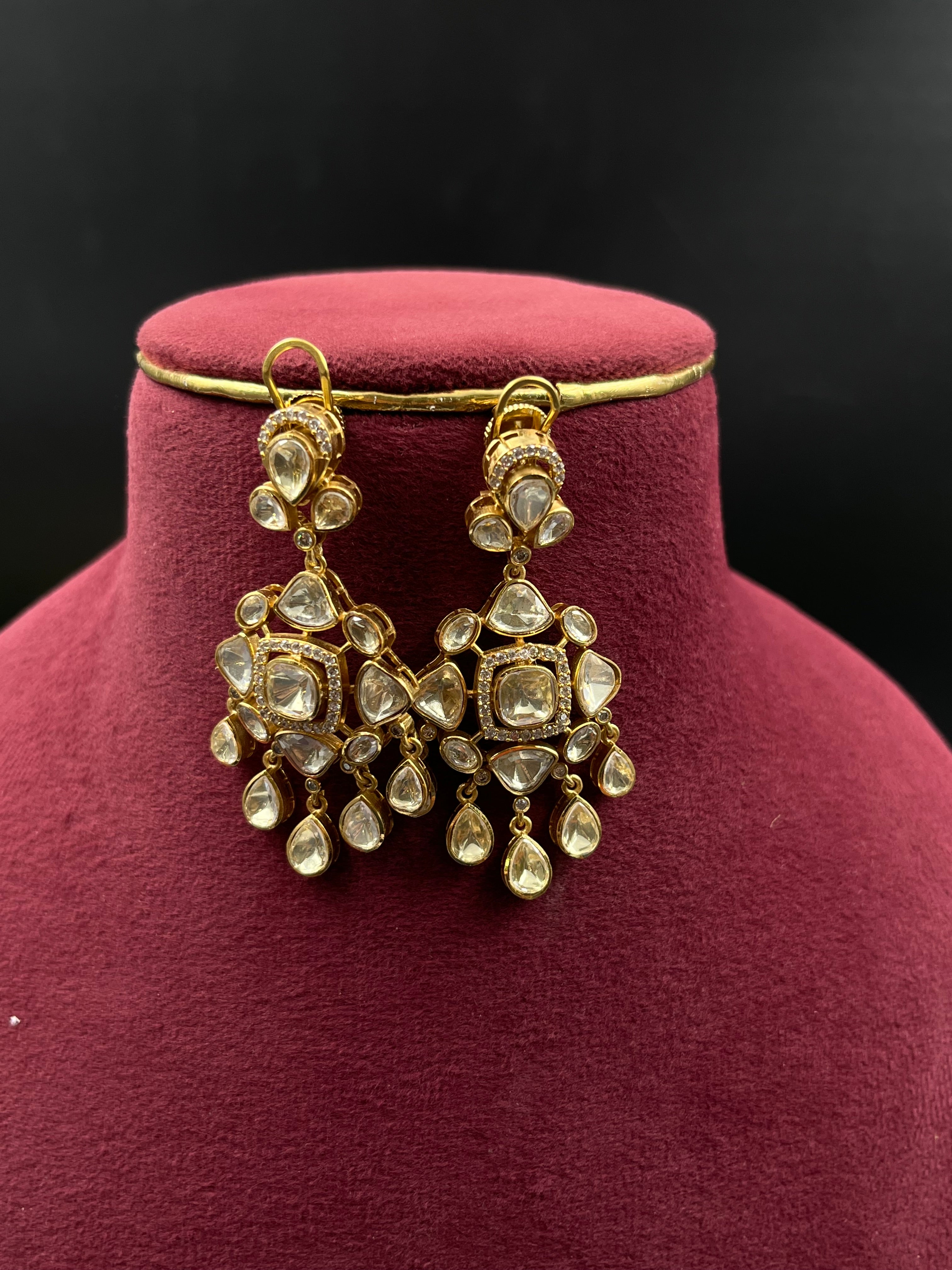 AANSHU NECKLACE