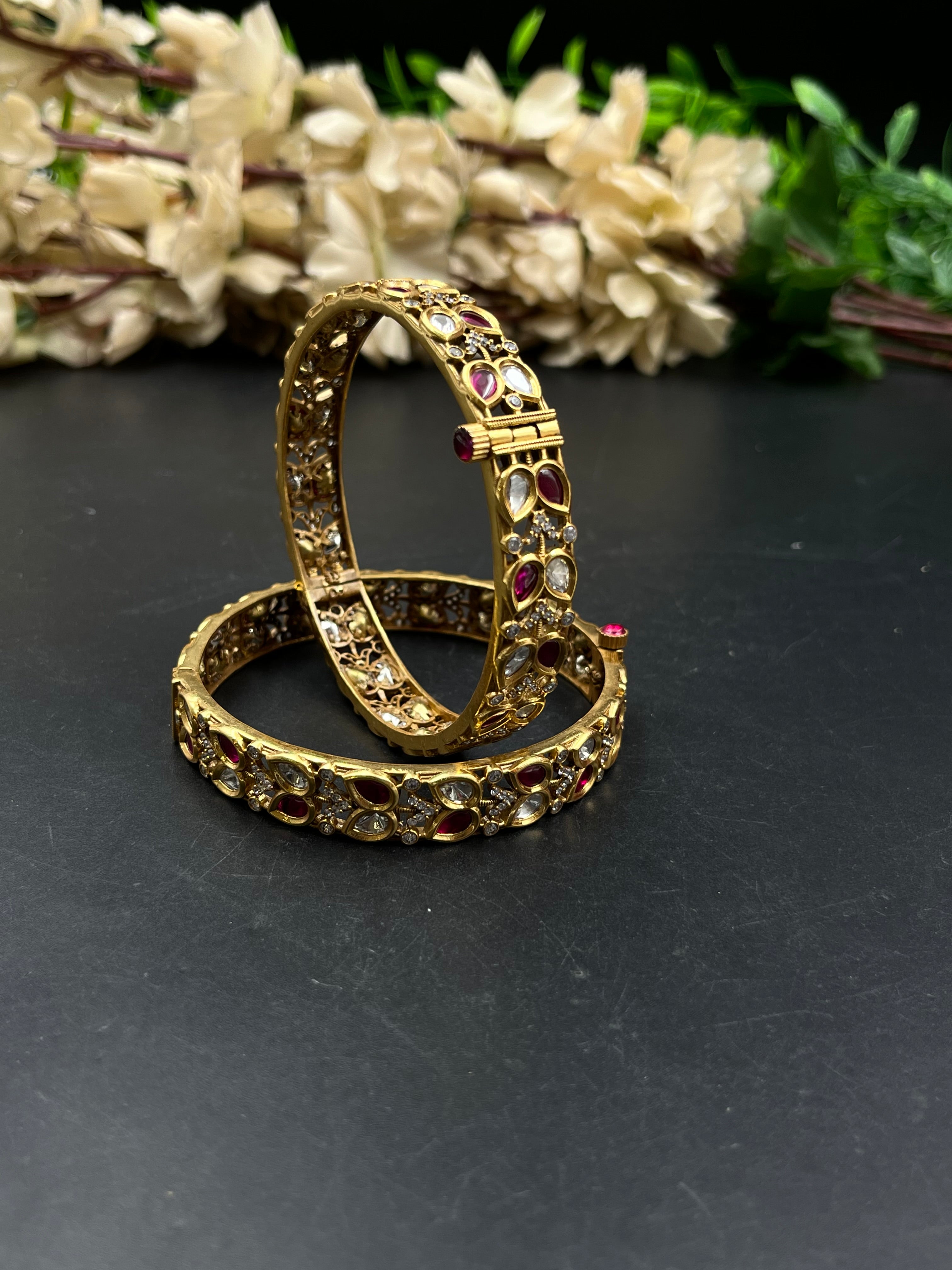 ZOYA BANGLE