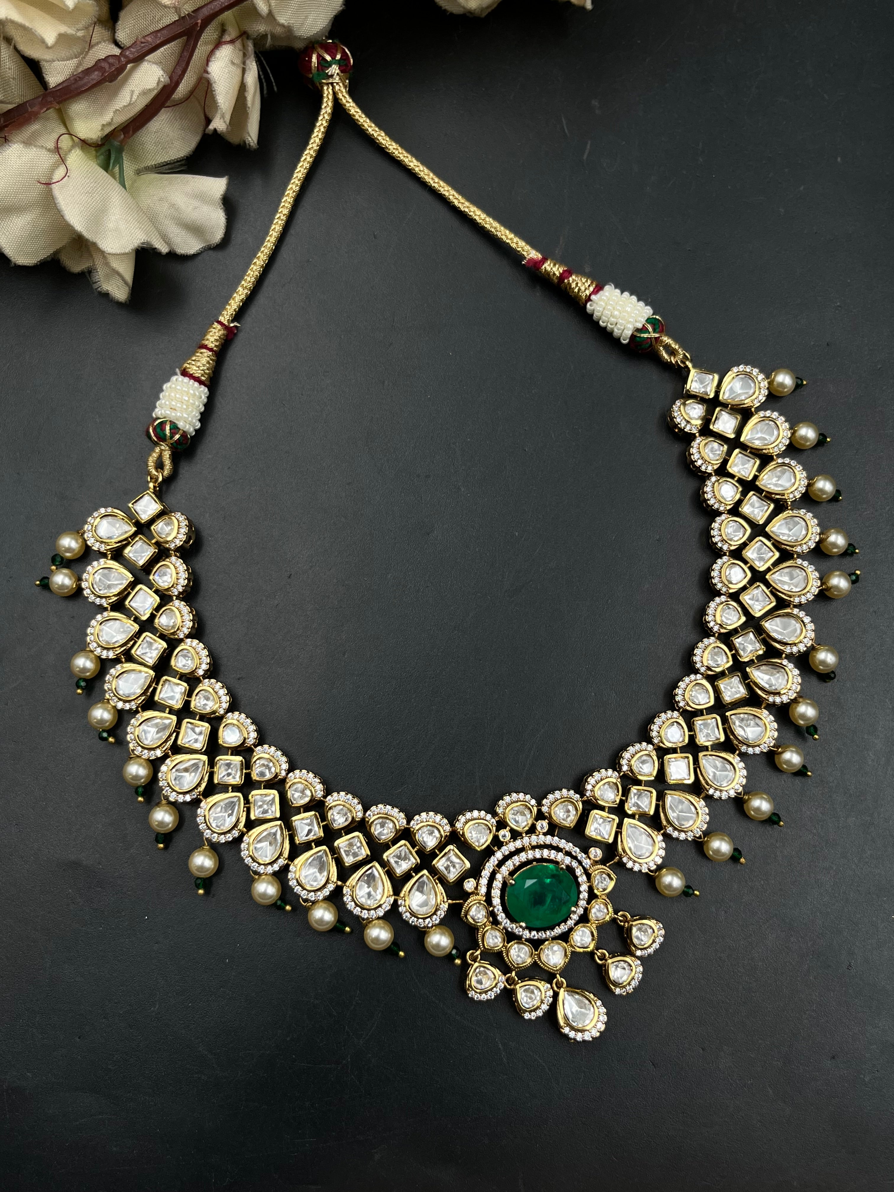 JHOHI NECKLACE