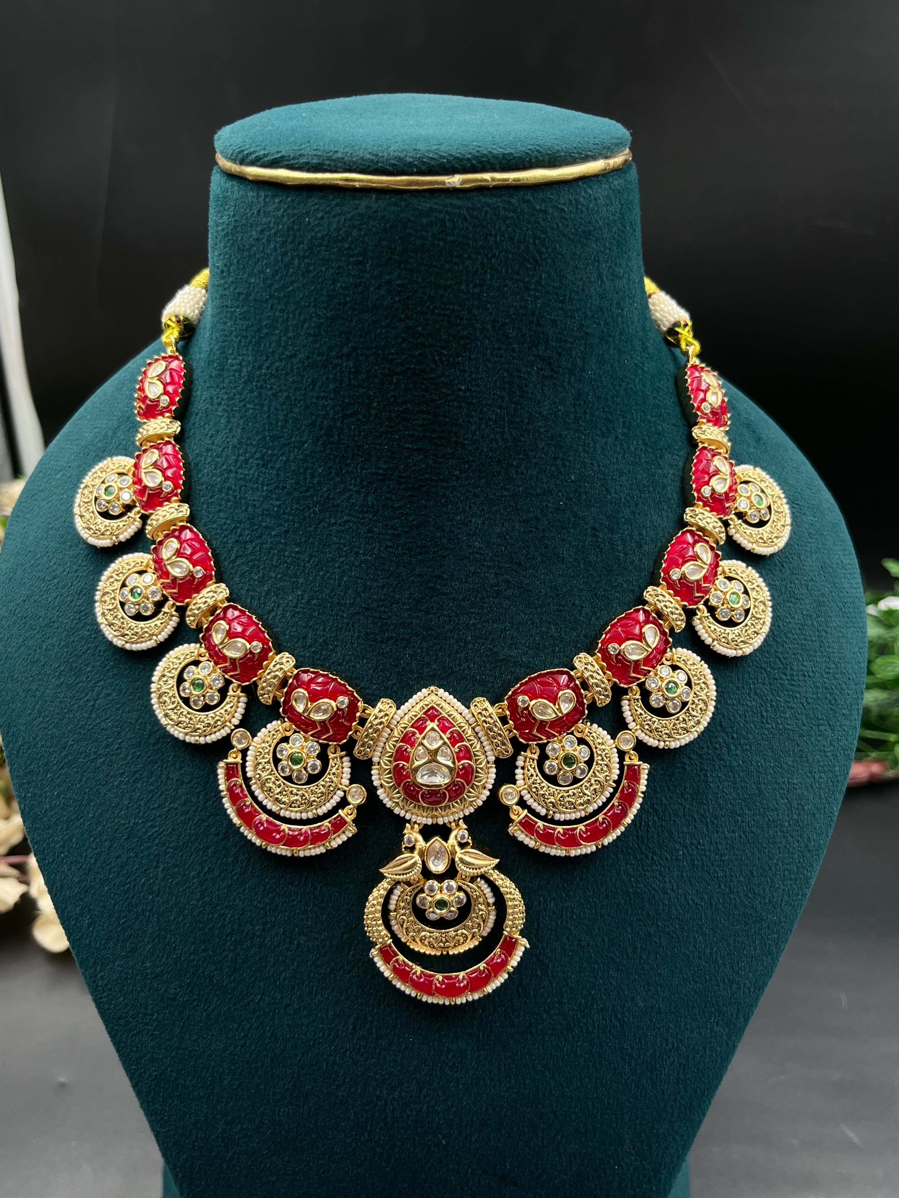 SABHU NECKLACE