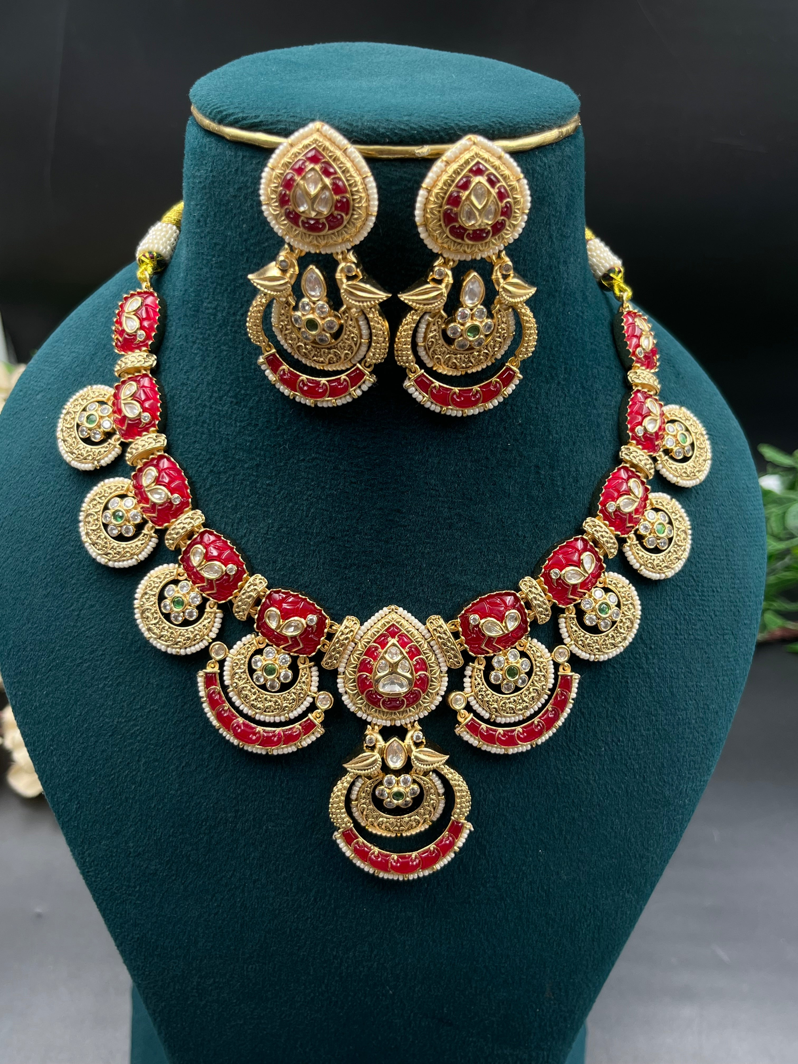 SABHU NECKLACE