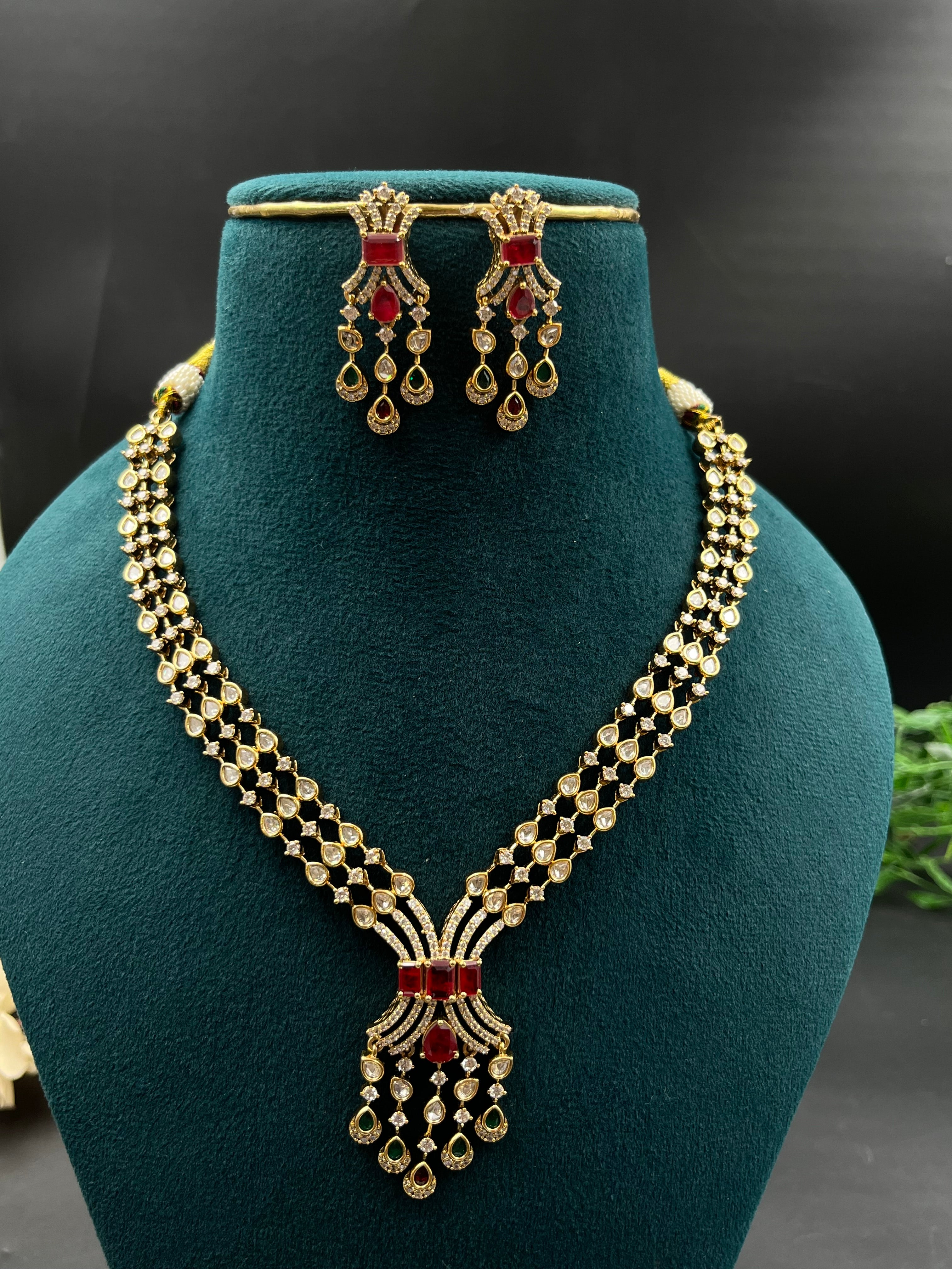 SIJUKA NECKLACE