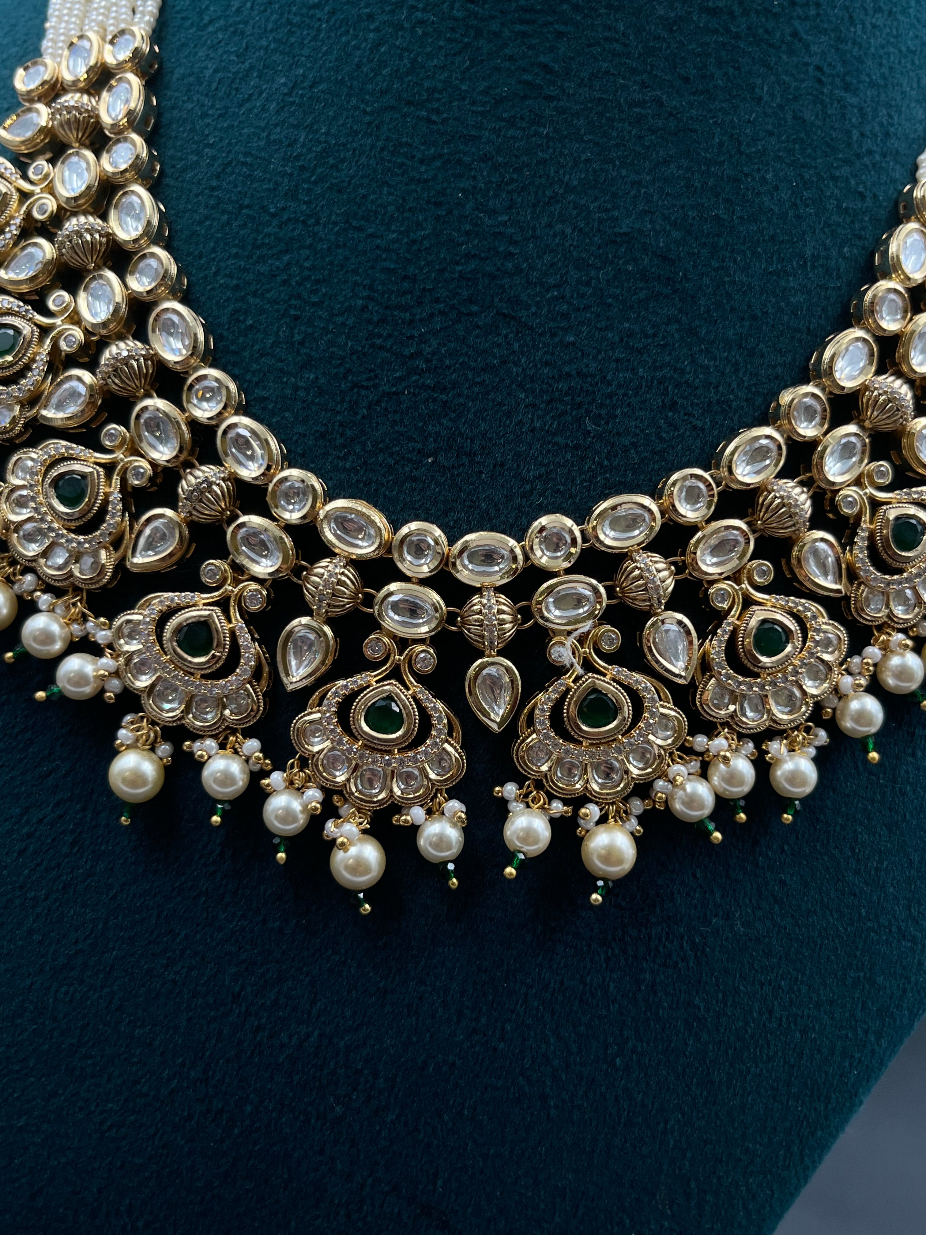 AANJU NECKLACE