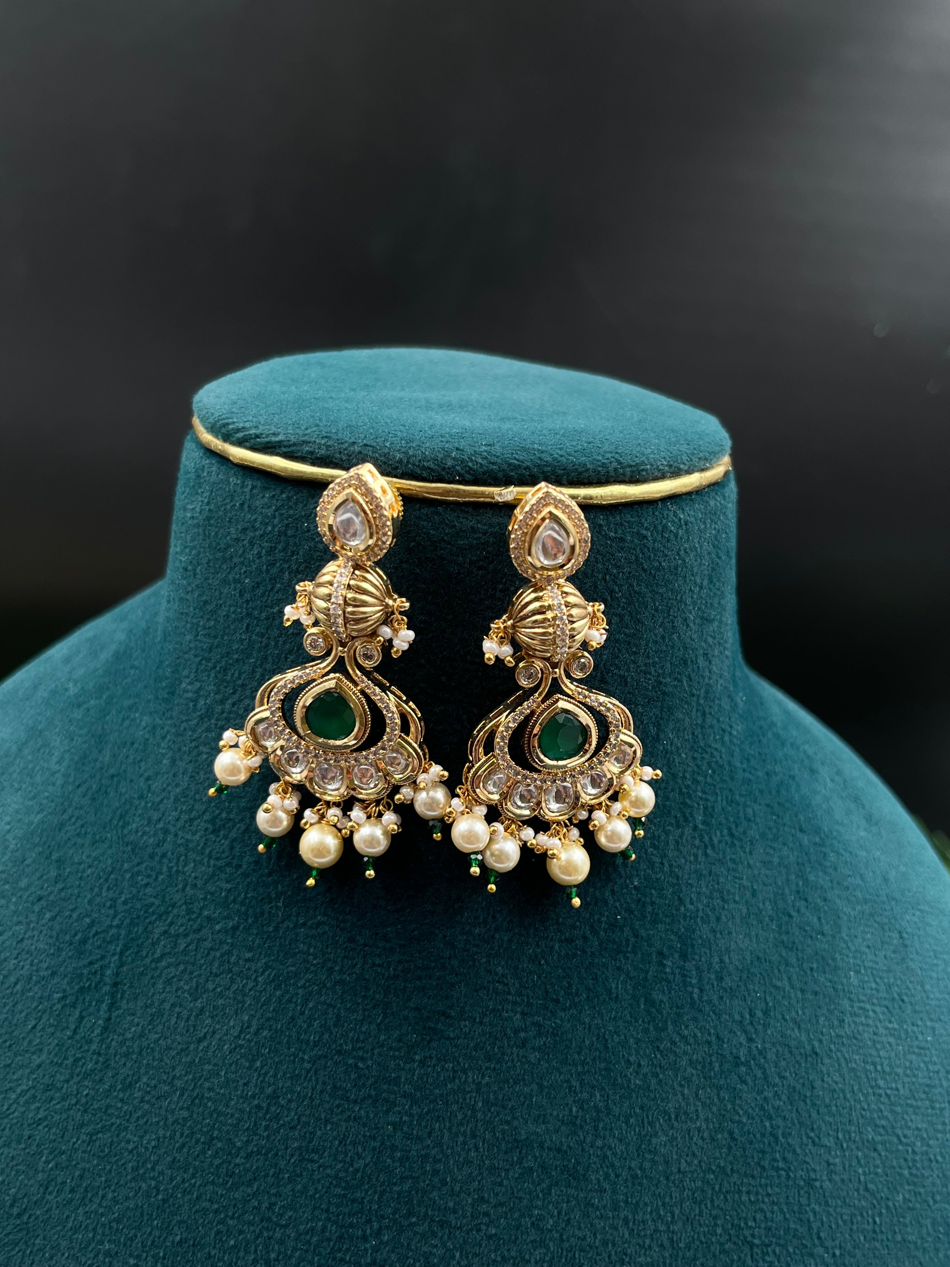 AANJU NECKLACE