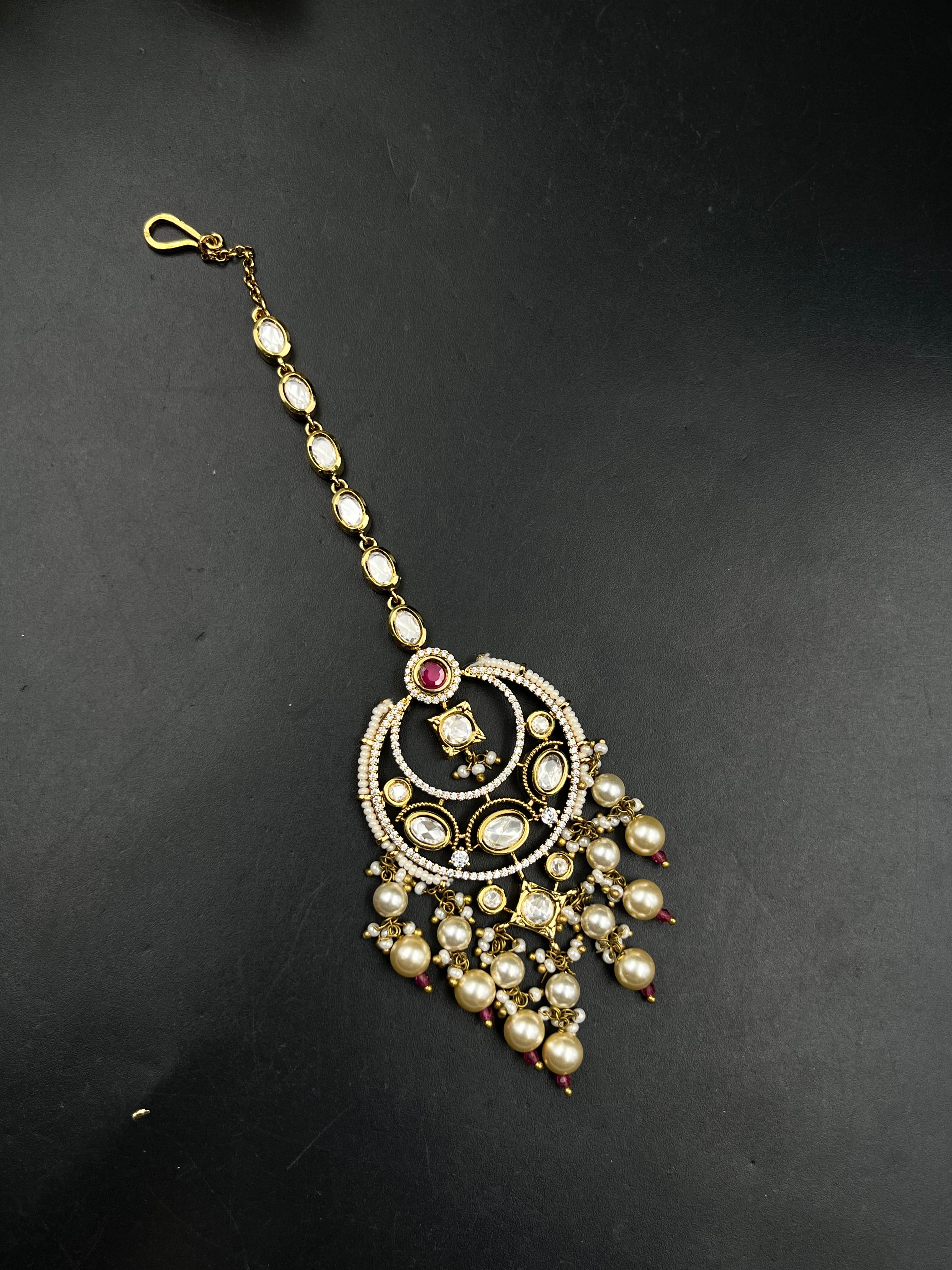 BAHNU NECKLACE
