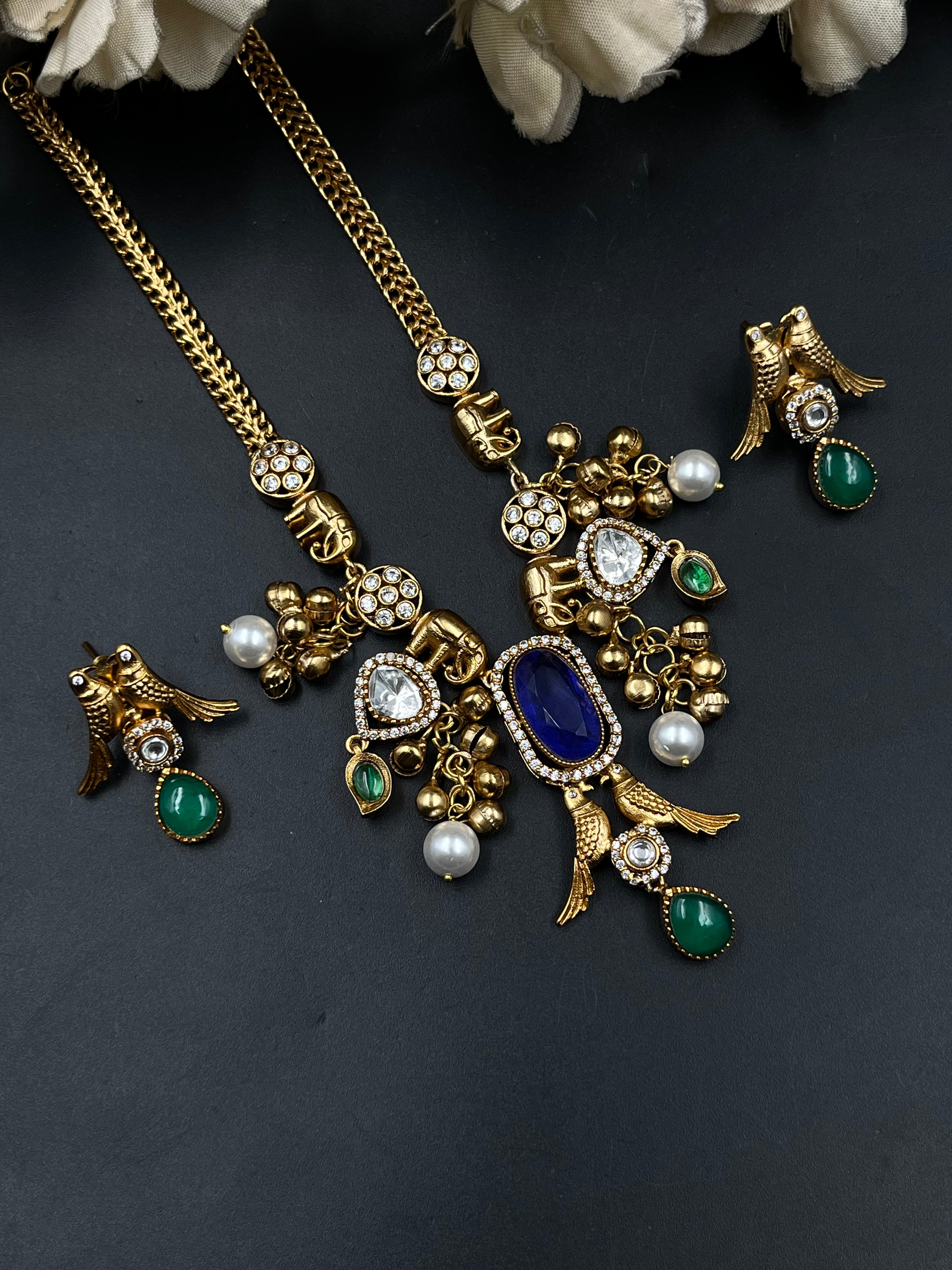 RADI NECKLACE