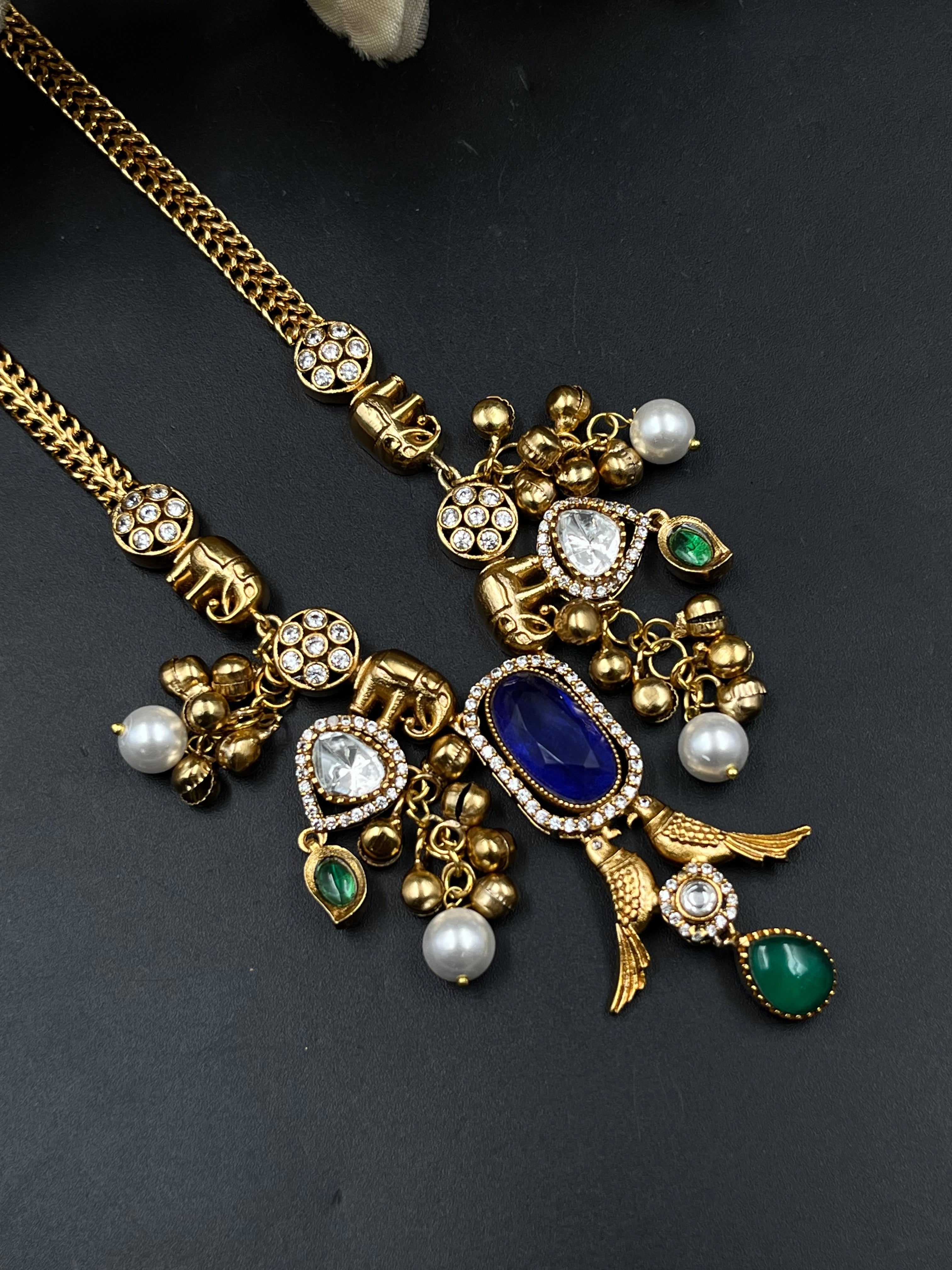 RADI NECKLACE