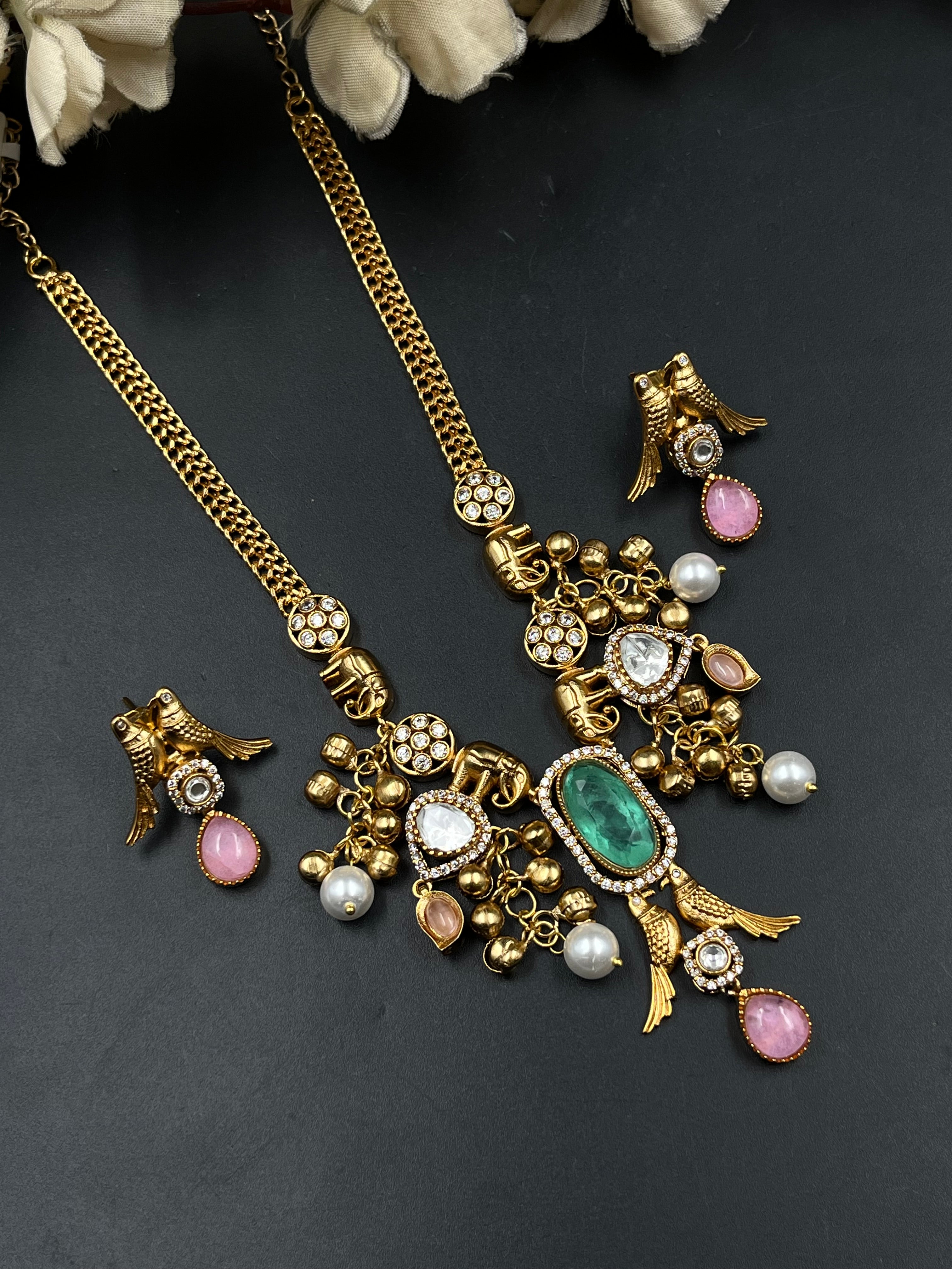 RADI NECKLACE