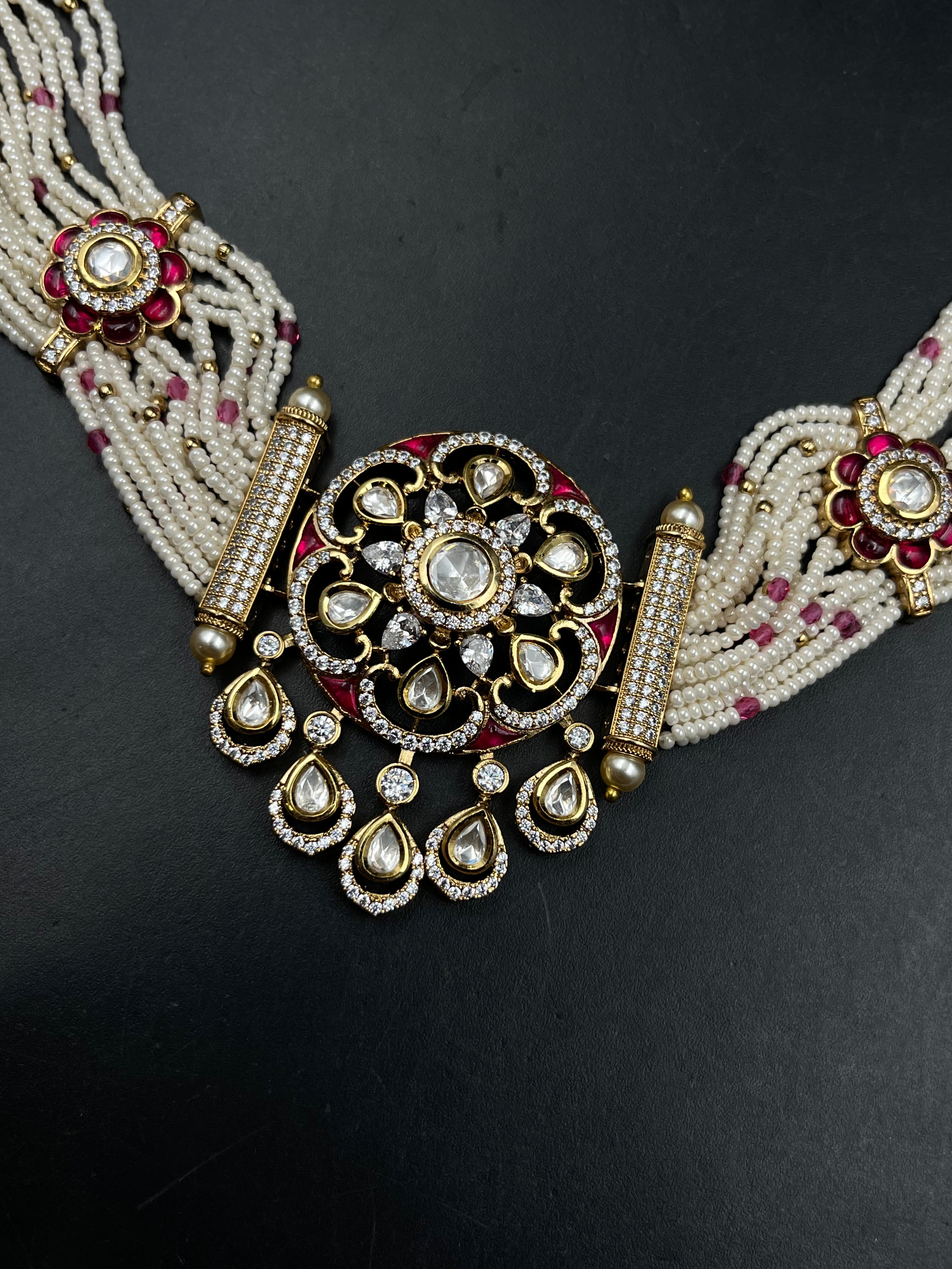 VANSU NECKLACE